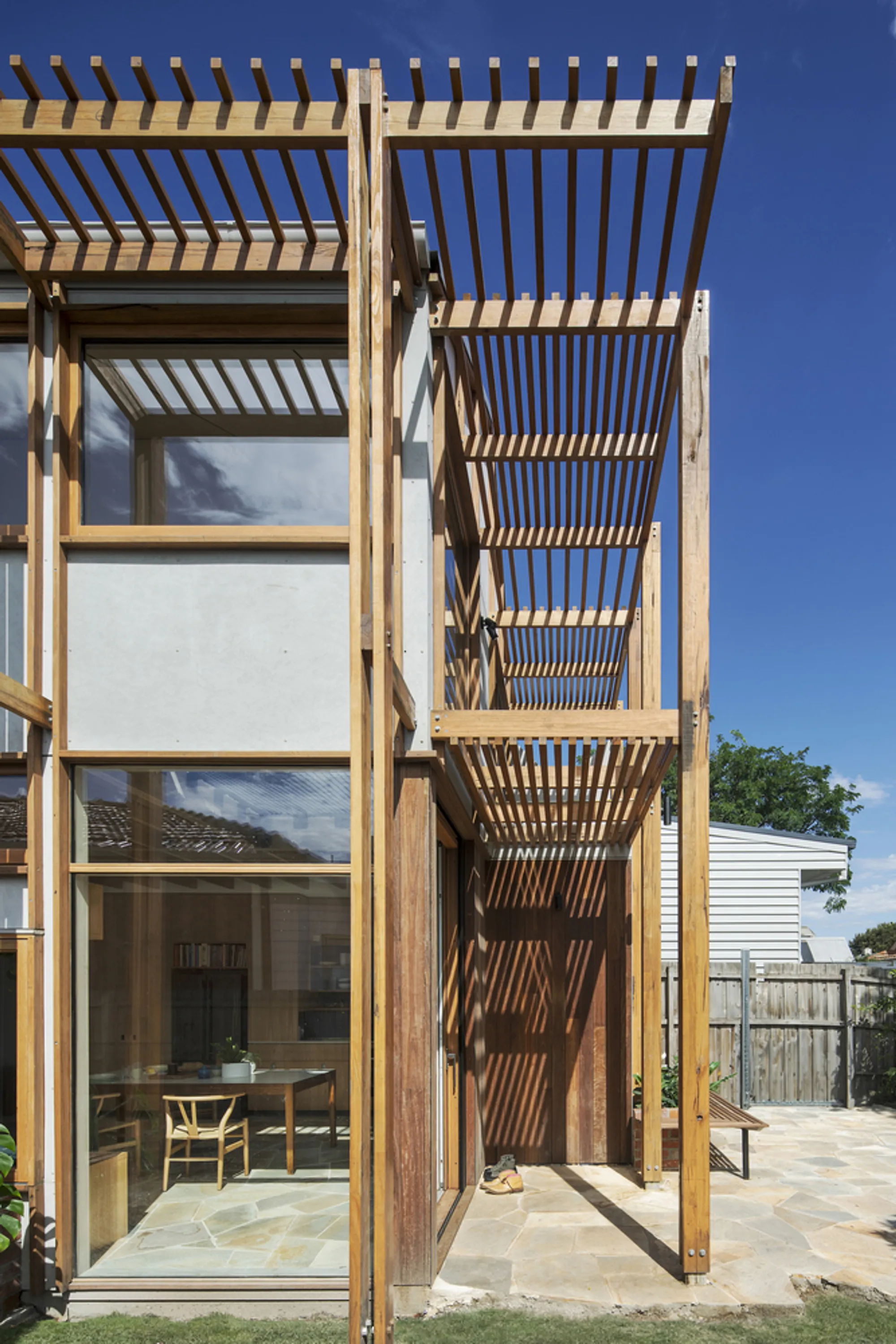 Steffen Welsch Architects Designs a Melbourne Home Around Its Own Thermal Ecosystem