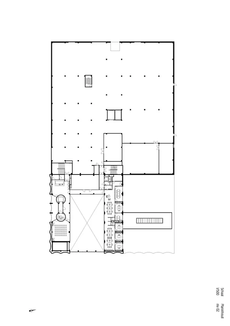 Roof plan drawing showing mechanical equipment placement and large open floor area with peripheral service zones