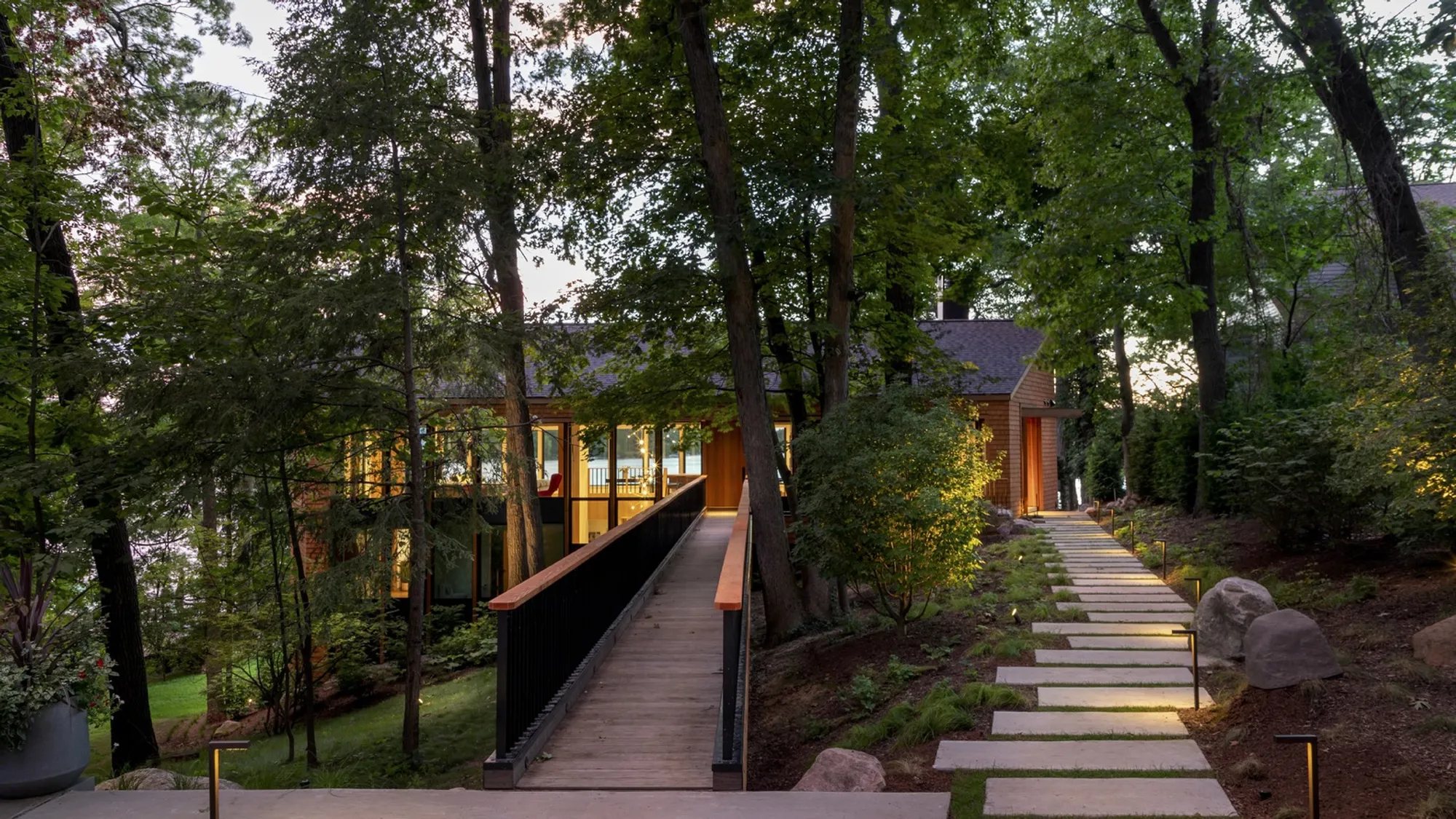 HEID Architects Wraps a Michigan Lakeside Home in Cedar and White Oak Fins