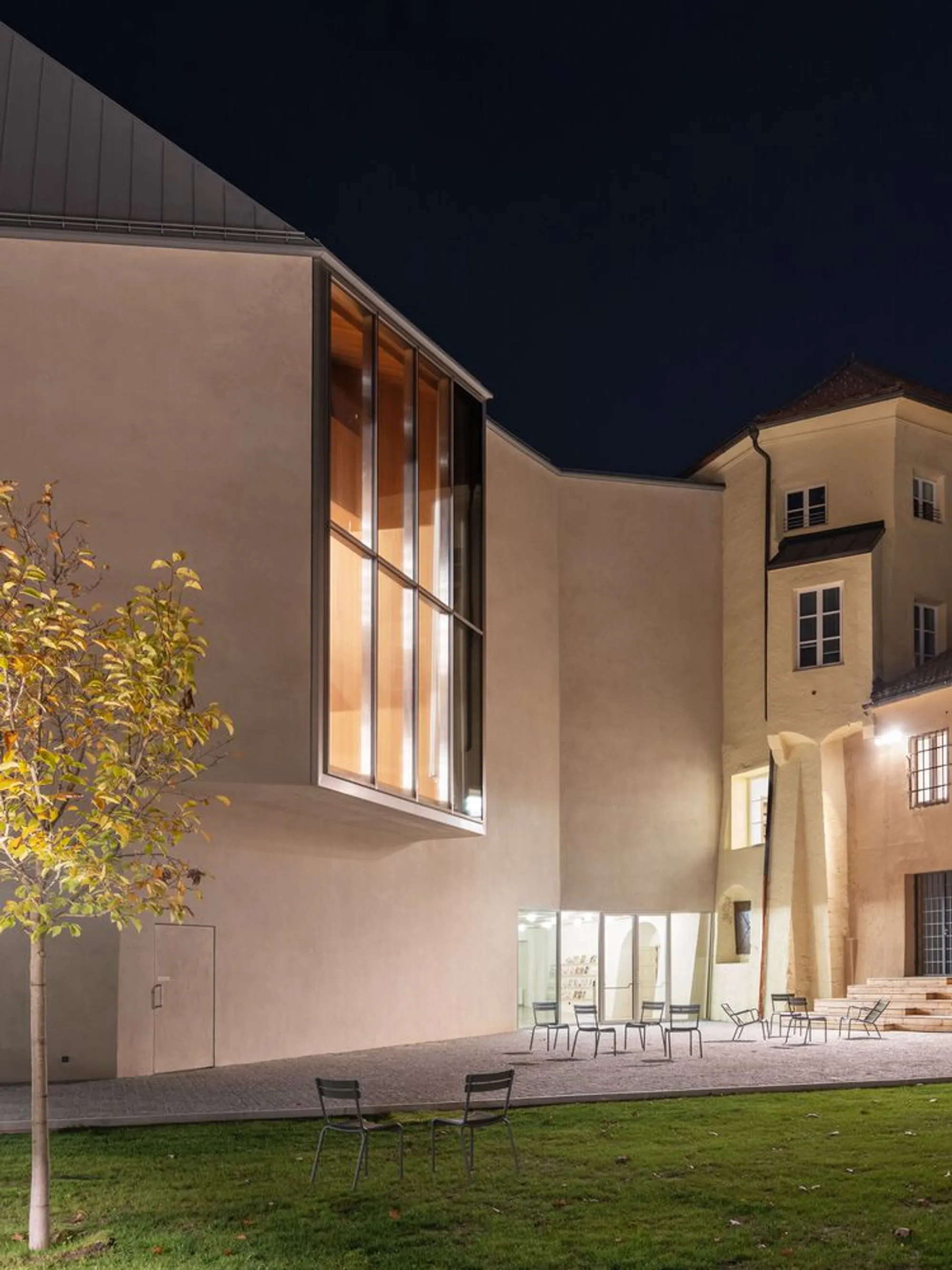 Carlana Mezzalira Pentimalli Grows a 'Tree of Culture' Between Three Historic Buildings in Brixen
