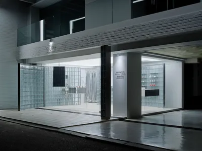 Indiesalon Wraps a 36-Square-Meter Gangnam Cosmetics Showroom Entirely in Glass