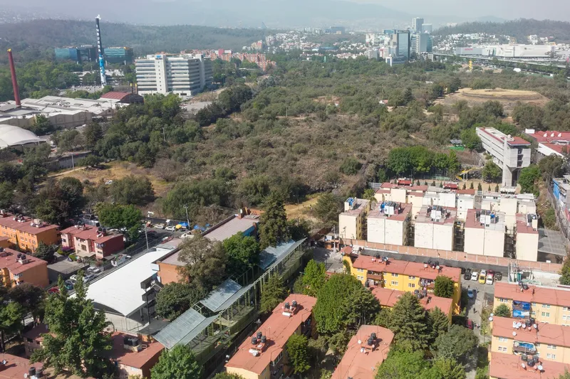 PILARES Cuicuilco Community Center: A Sustainable Urban Hub