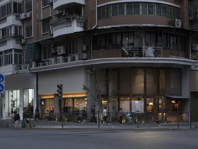 Devolution Builds a Clothing Store in Xiamen from Salvaged Fujian Timber and Stone