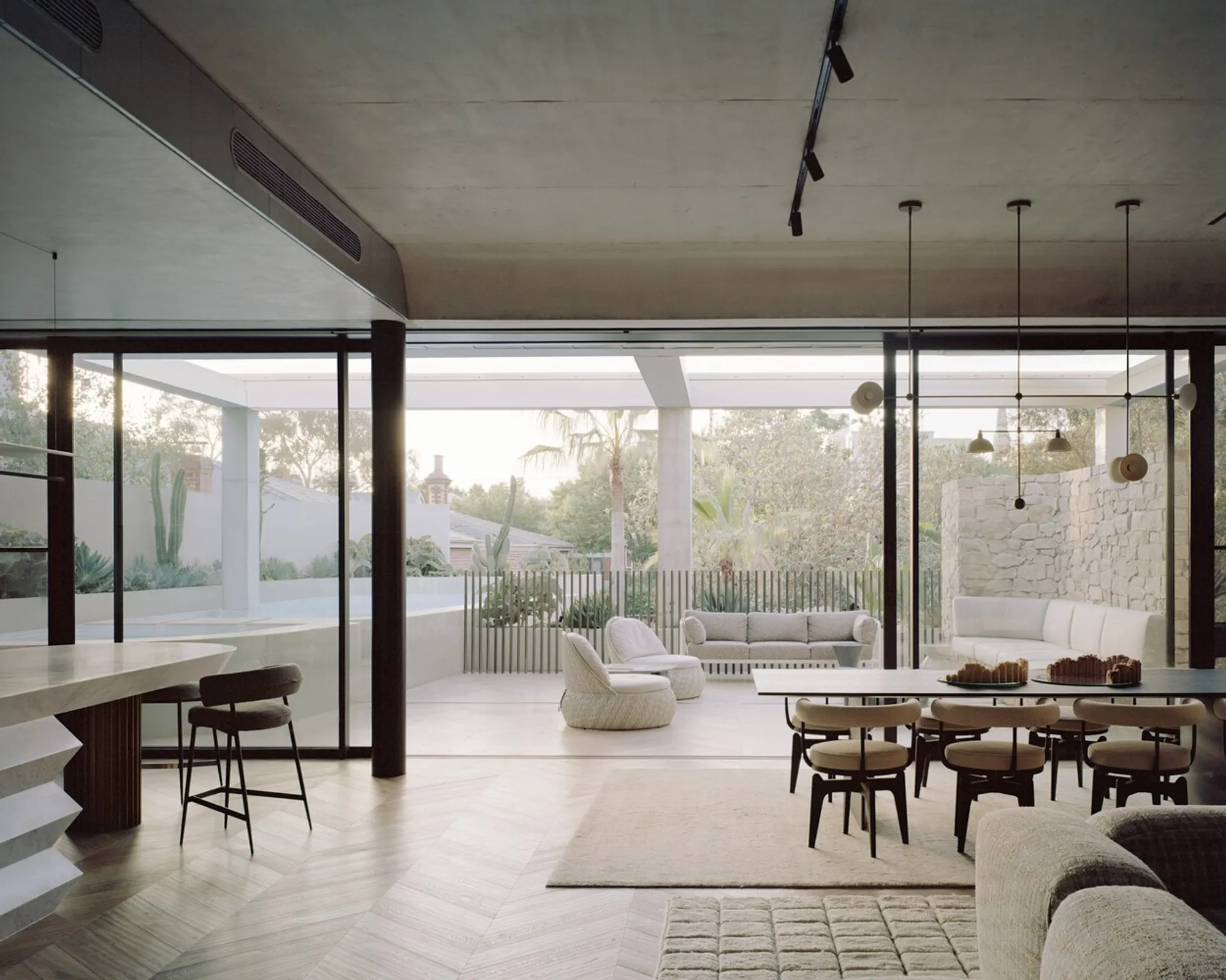 Pandolfini Architects Wraps a Melbourne Family Home in a Raw Concrete Shield