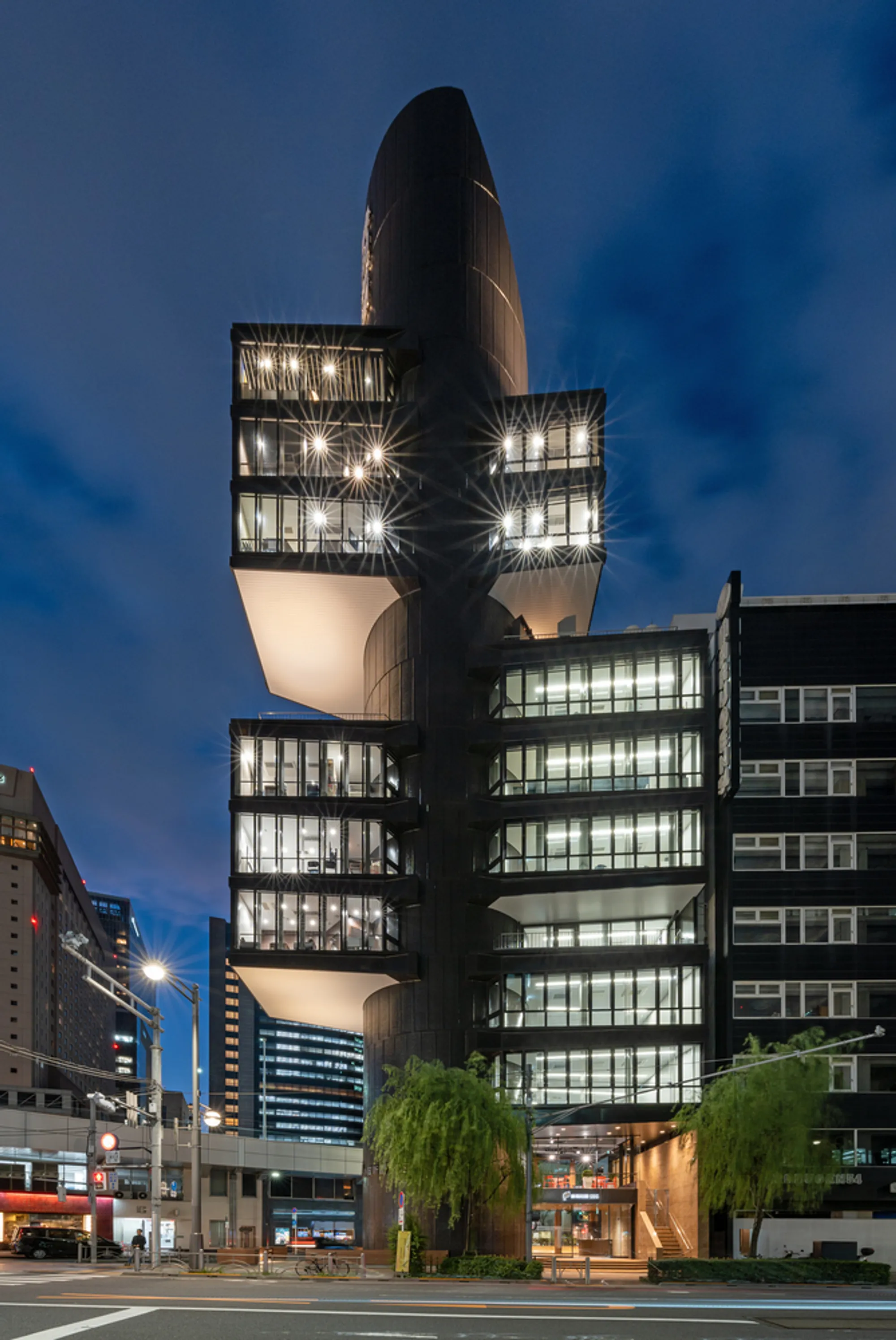 TAISEI DESIGN Renovates Kenzo Tange's Iconic Metabolism Tower in Ginza Without Losing a Single Cantilever