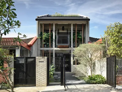 Oku House by Freight Architects: A Contemporary Reinterpretation of the Shophouse Typology