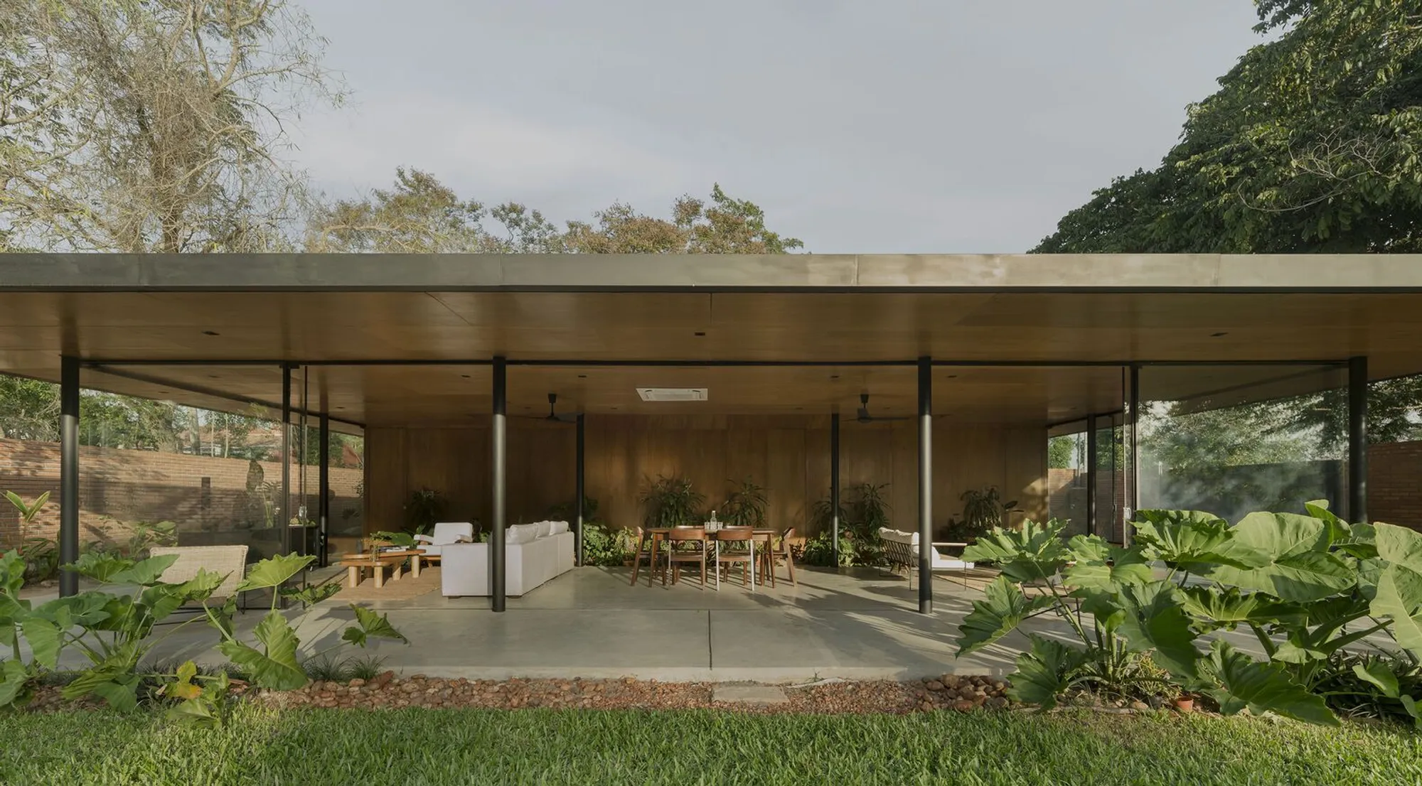 Small House in San Ber: A Minimalist Architectural Masterpiece by Equipo de Arquitectura