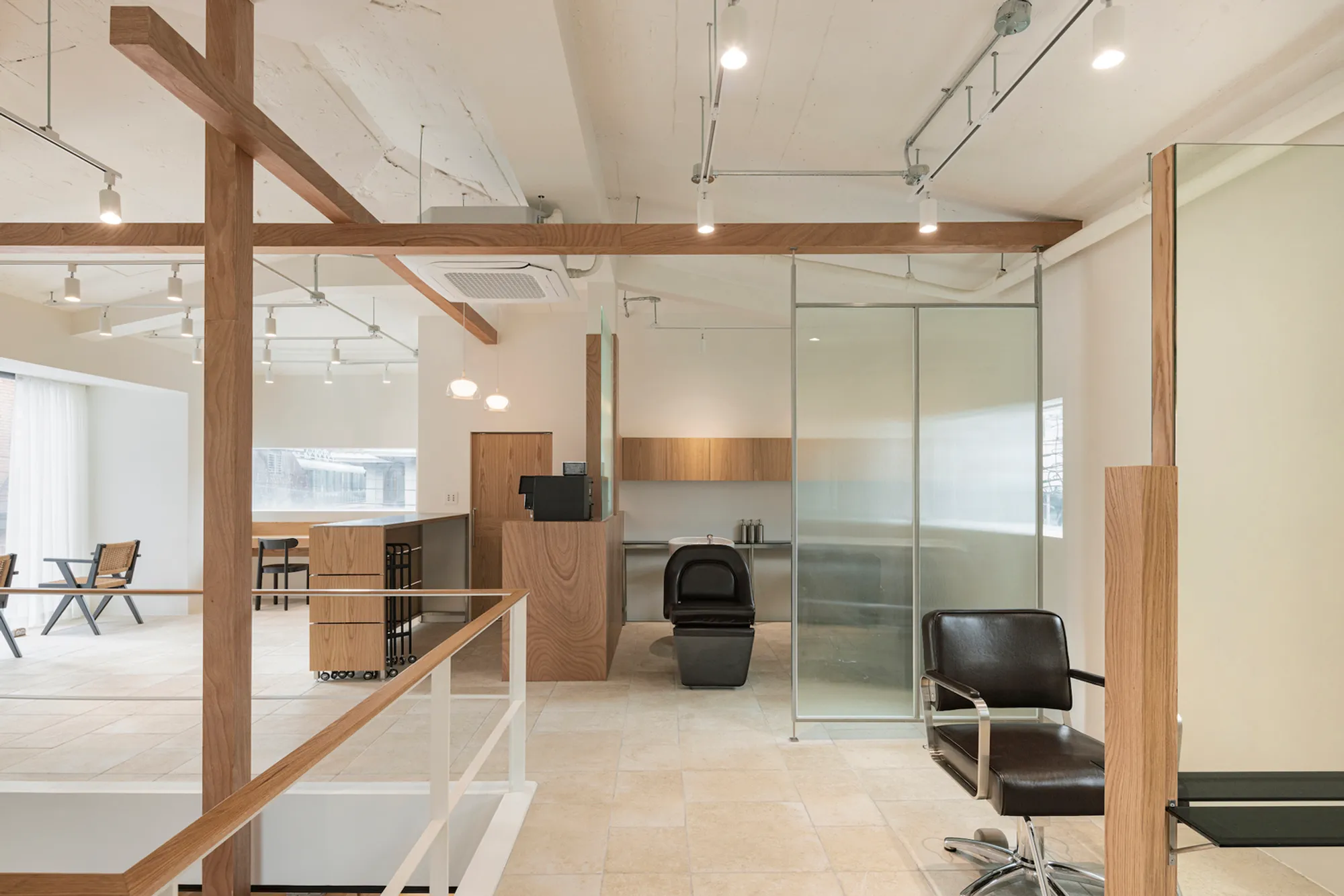 Among Hair Salon by Orosy Studio: A Harmonious Blend of Tradition and Modernity
