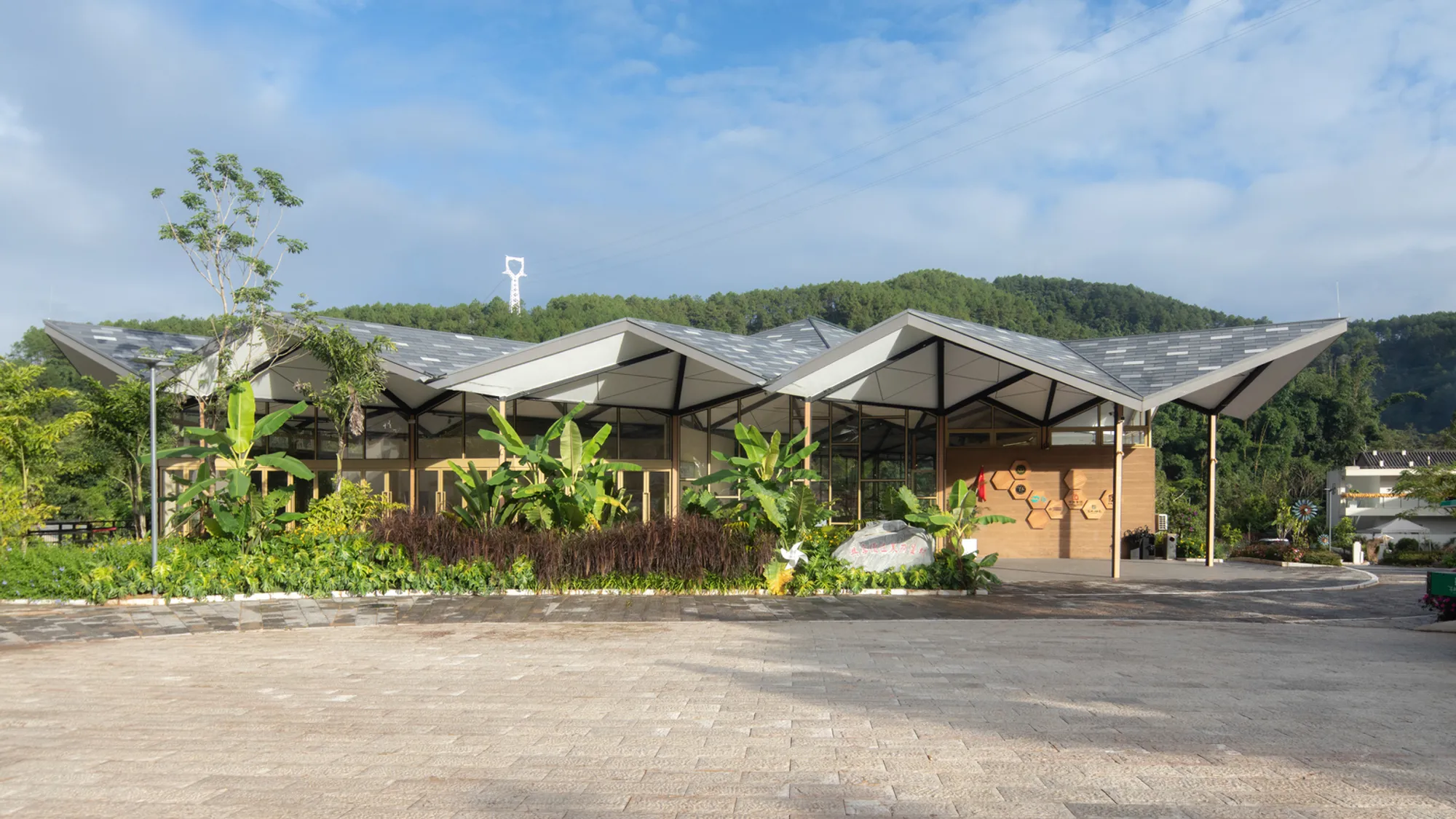 Pu'er Beautiful Star Village Coffee Experience Center: A Landmark in Tropical Architecture Design