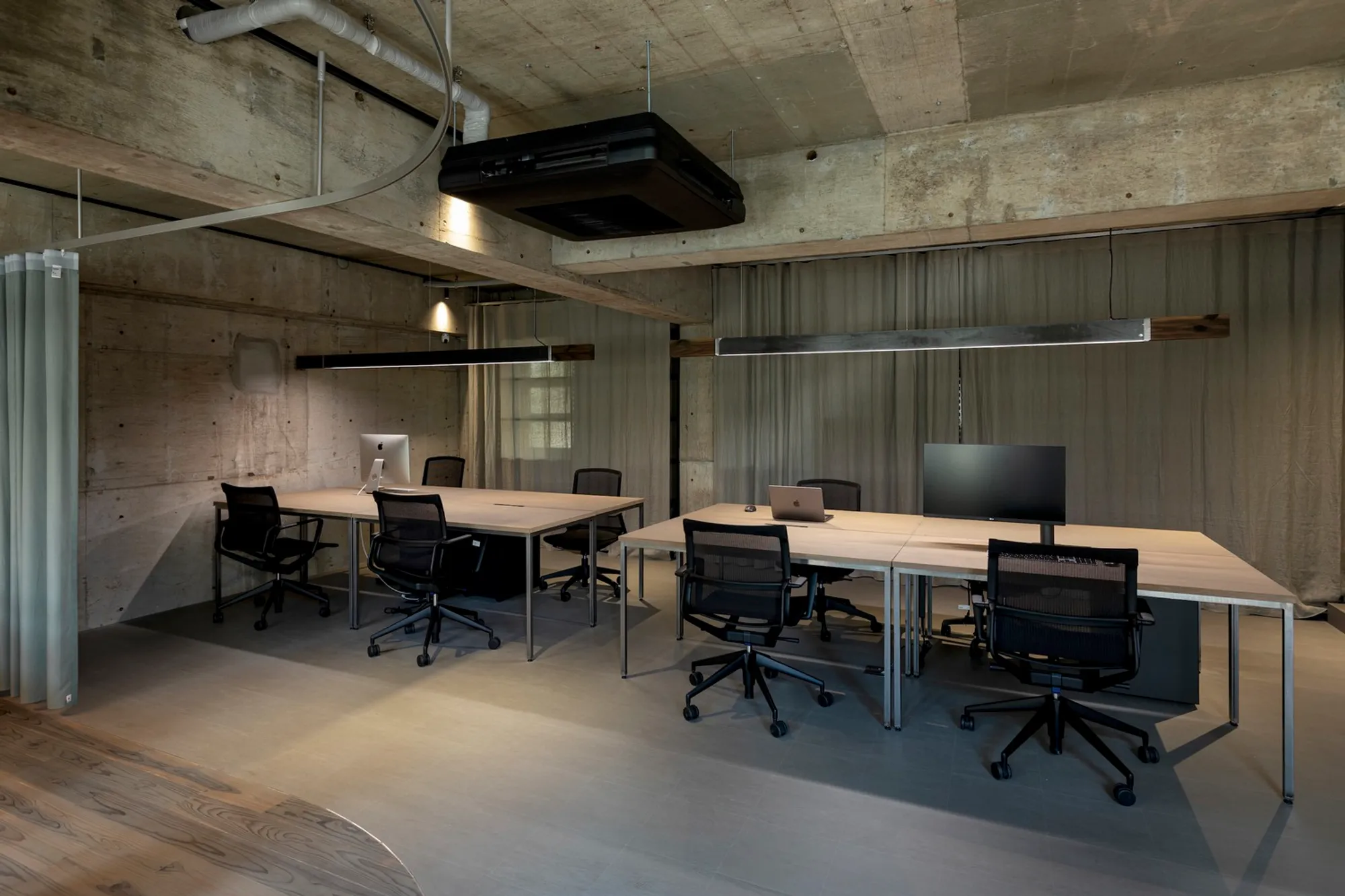 SOGEN Office by Yuragi Architects: A Harmonious Blend of Flexibility and Design