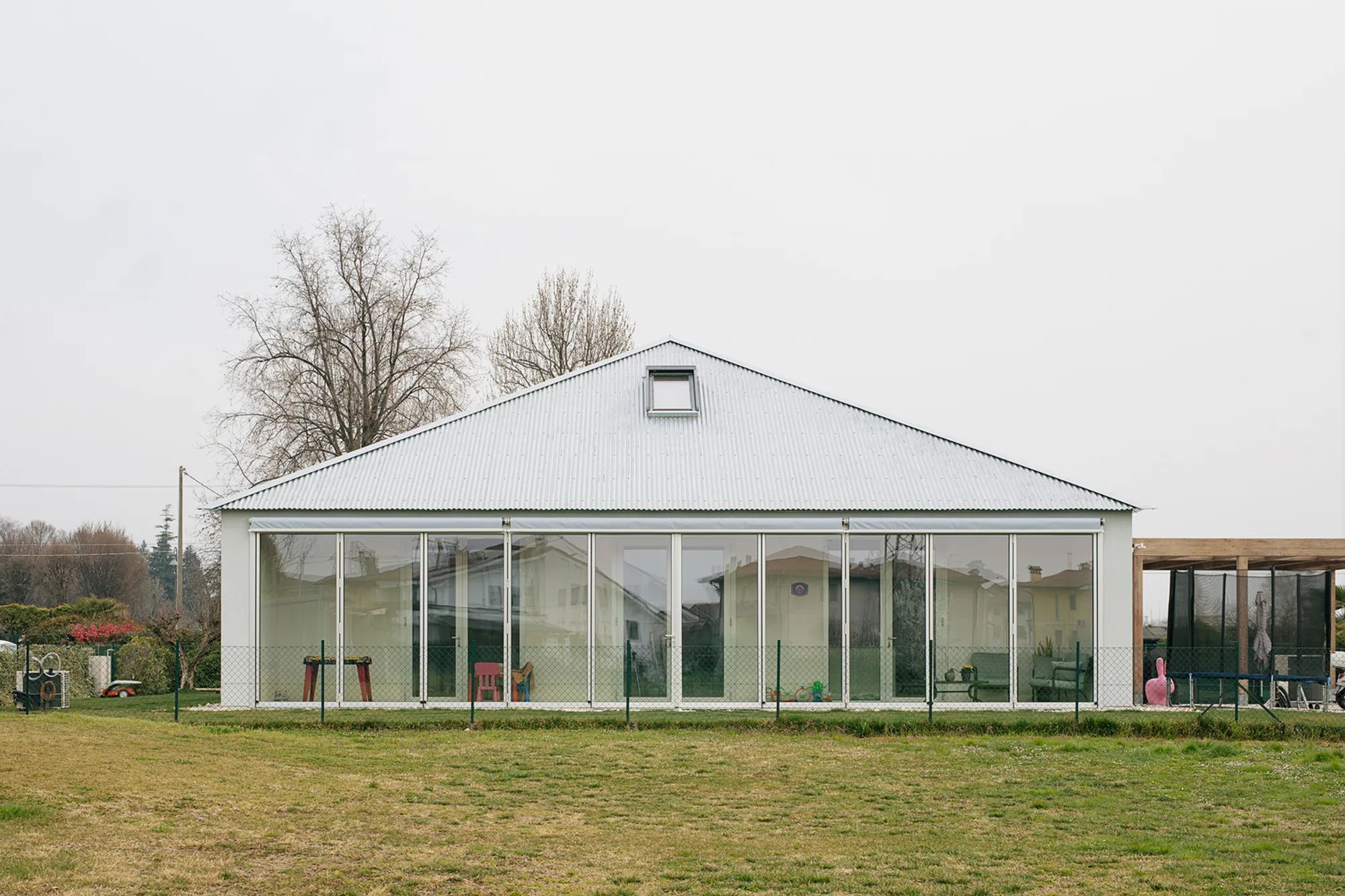 Villa No. 3: A Sustainable Straw and Wooden House by Jimmi Pianezzola Architetto