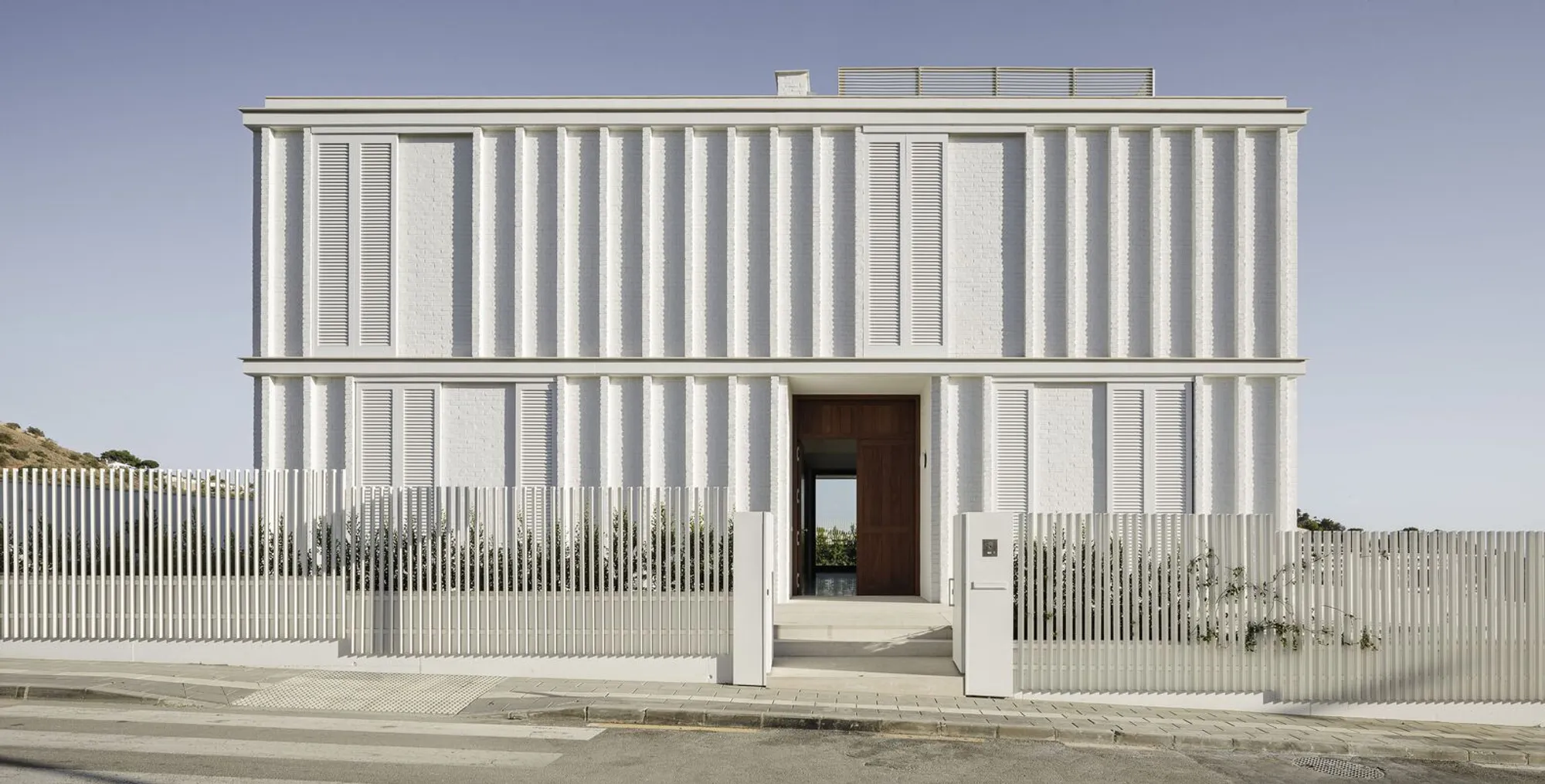 AC House by Marina Uno Arquitectos: A Modern Mediterranean Retreat in Málaga