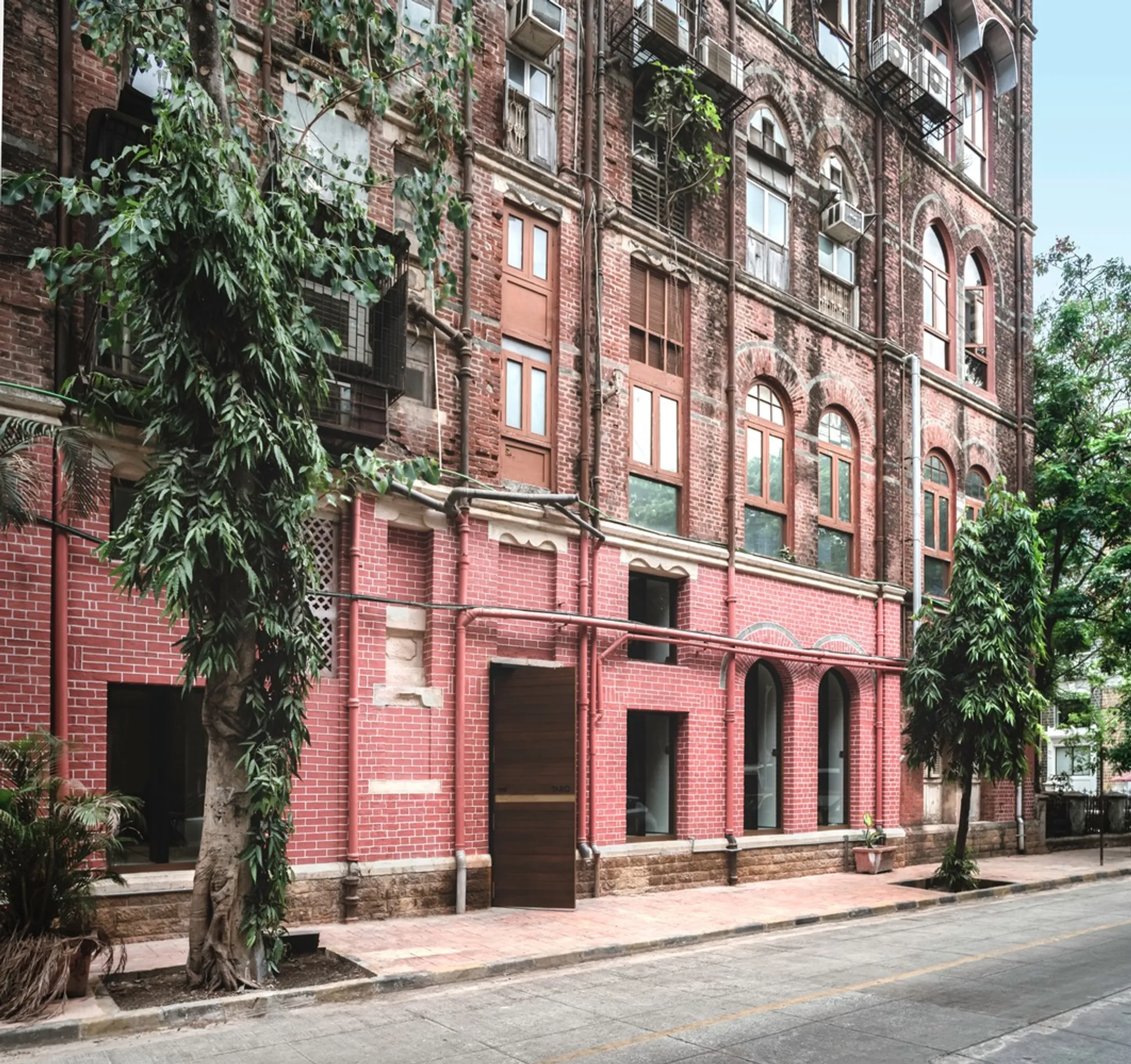 Tarq Gallery by SquareWorks: A Contemporary Restoration in Mumbai