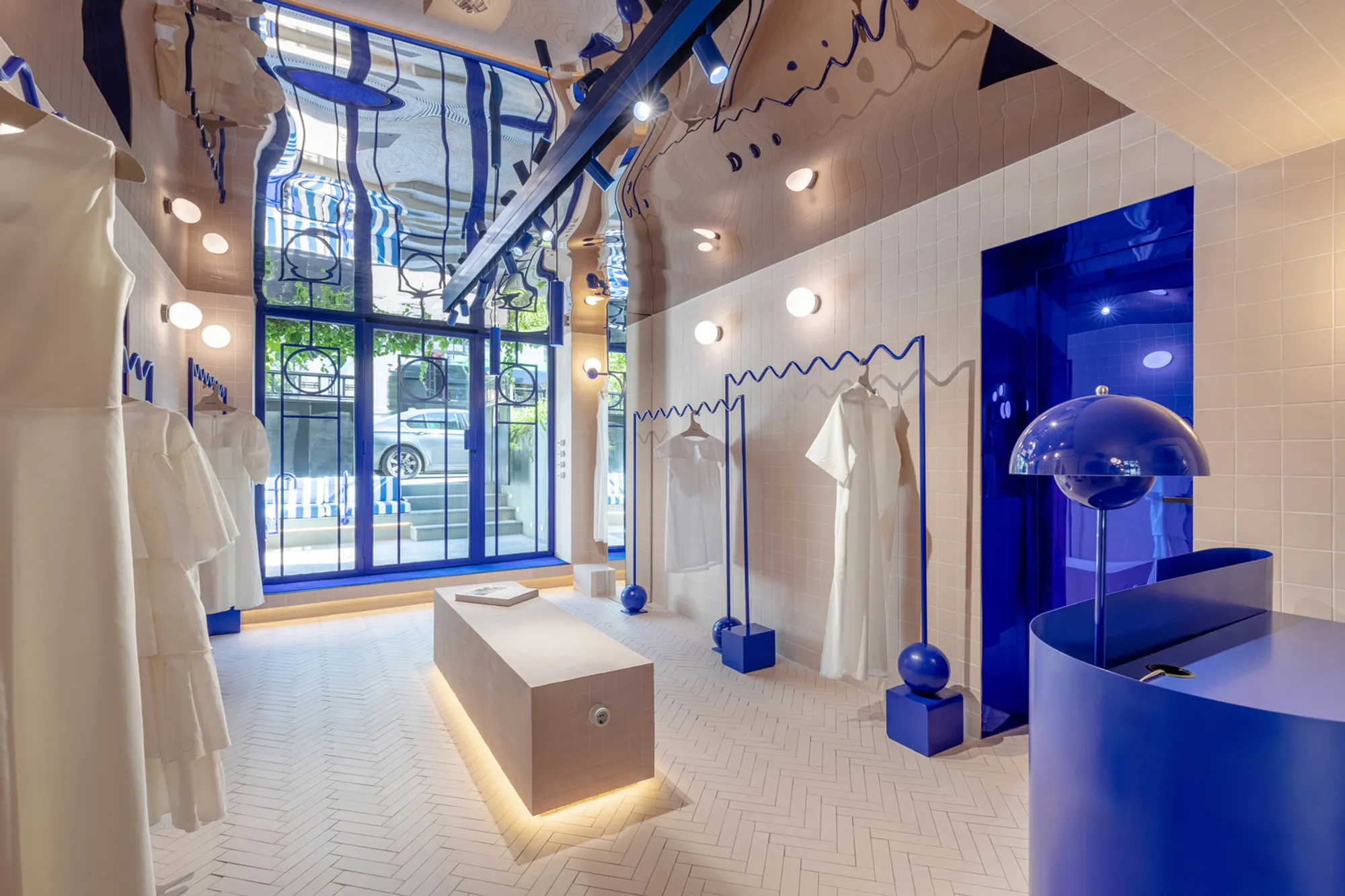 Micro Retail Space Design: Veron The Shop by IOG Arhitectura
