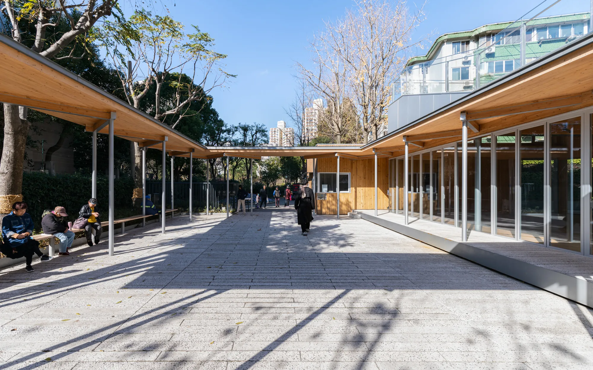 Service Station in Suzhou Creek by Atelier Z+: A Harmonious Blend of Urban Renewal and Public Service Architecture