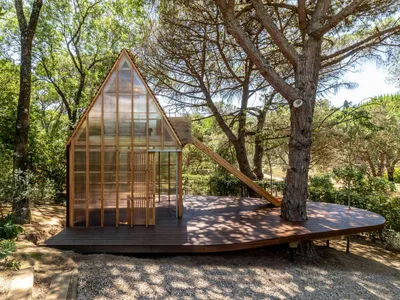 Patina Garden Studio by Madeiguincho: A Floating Sanctuary for Imagination and Play