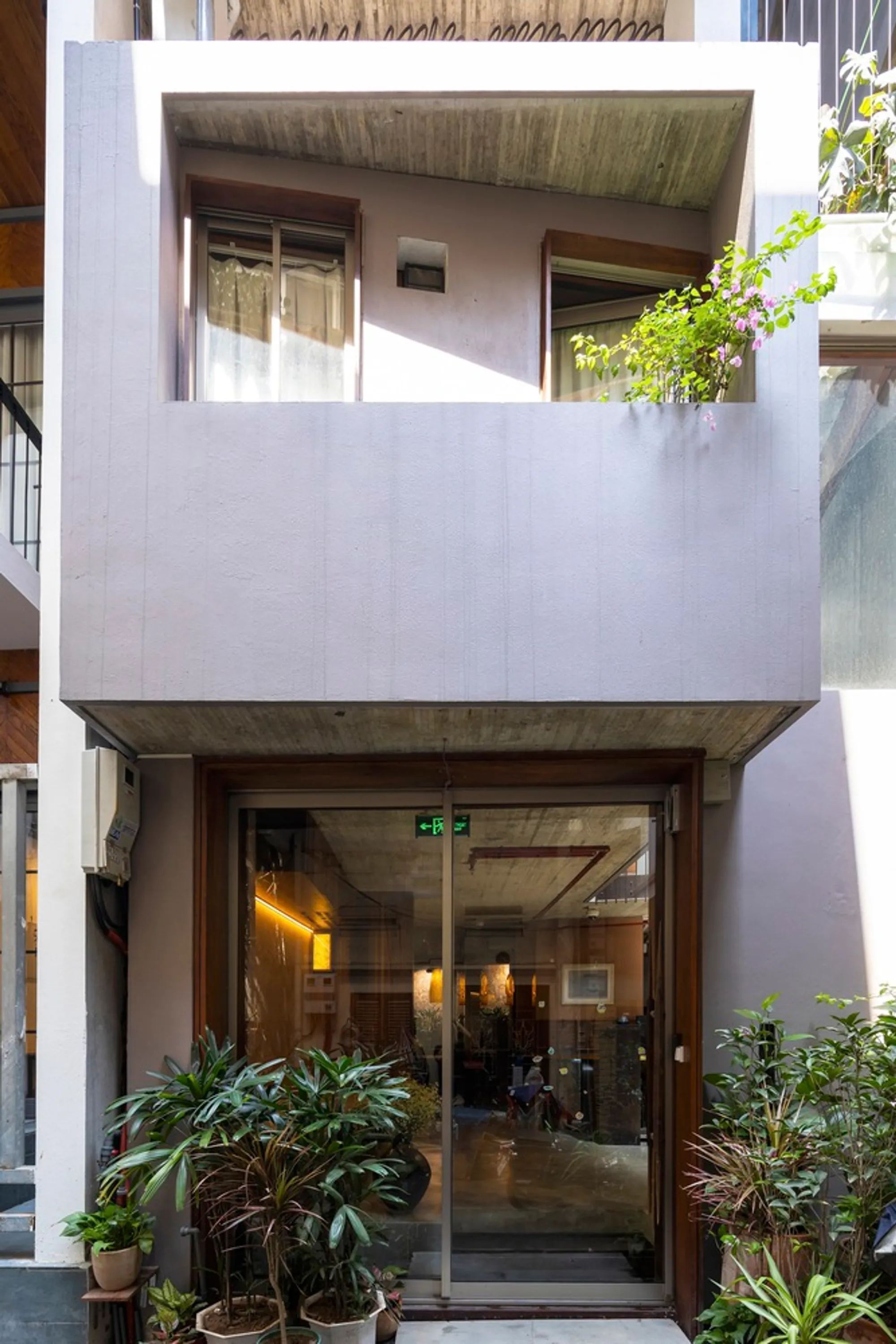 Concon Hotel by ARB Architects: A Vertical Sanctuary in Hanoi’s Old Quarter