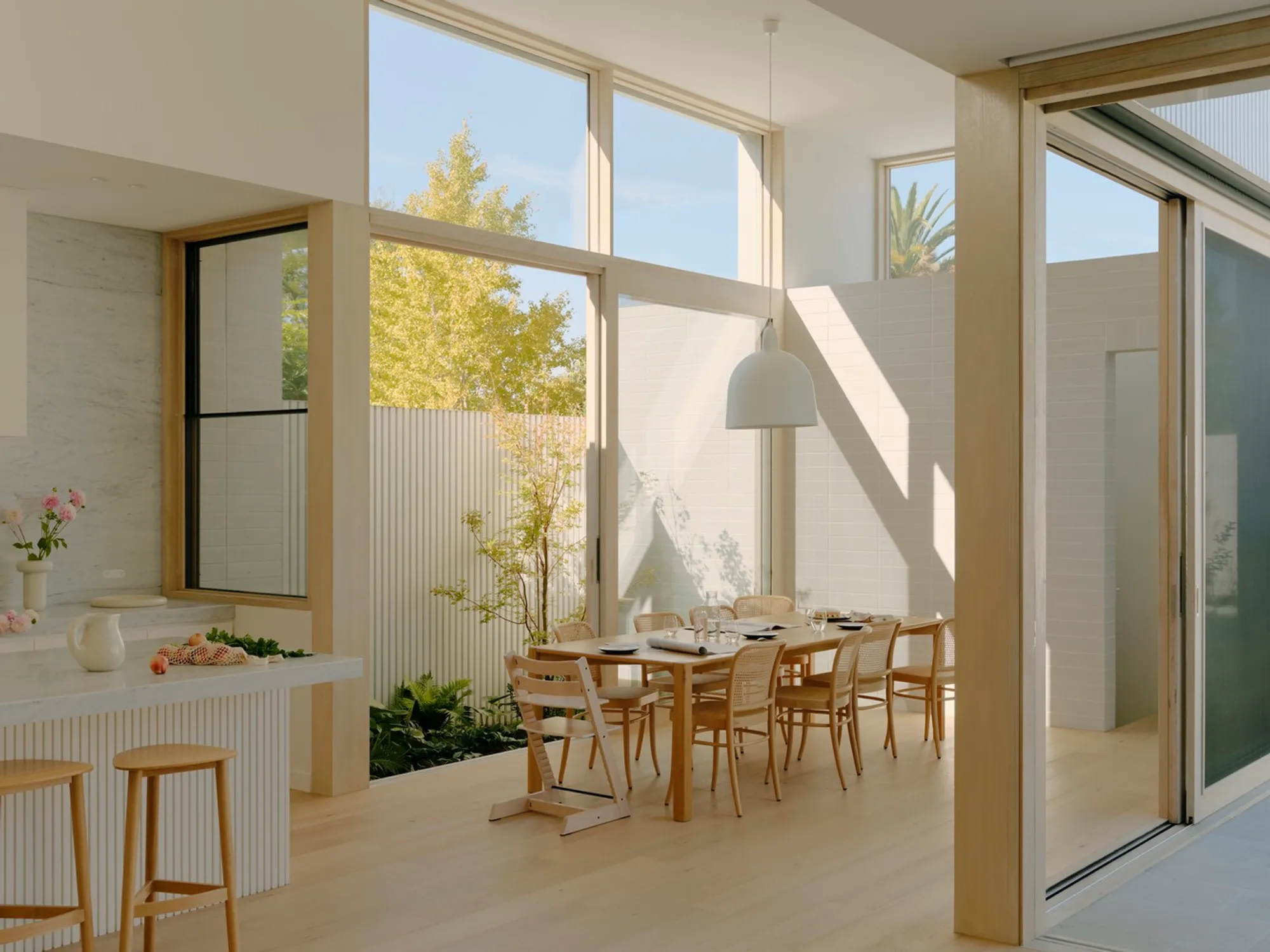 Wheatland House by Tom Robertson Architects: A Harmonious Blend of Heritage and Modernity