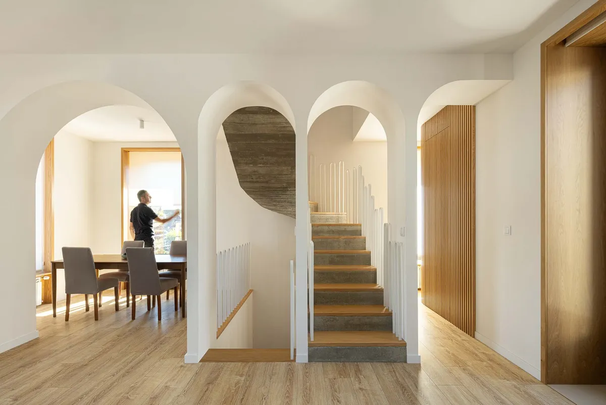 Art Nouveau Residential Architecture: The Arch House in Portugal