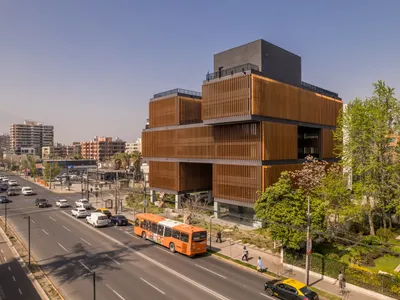 Gibraltar Building by COMUN: A Sustainable Mixed-Use Landmark in Providencia