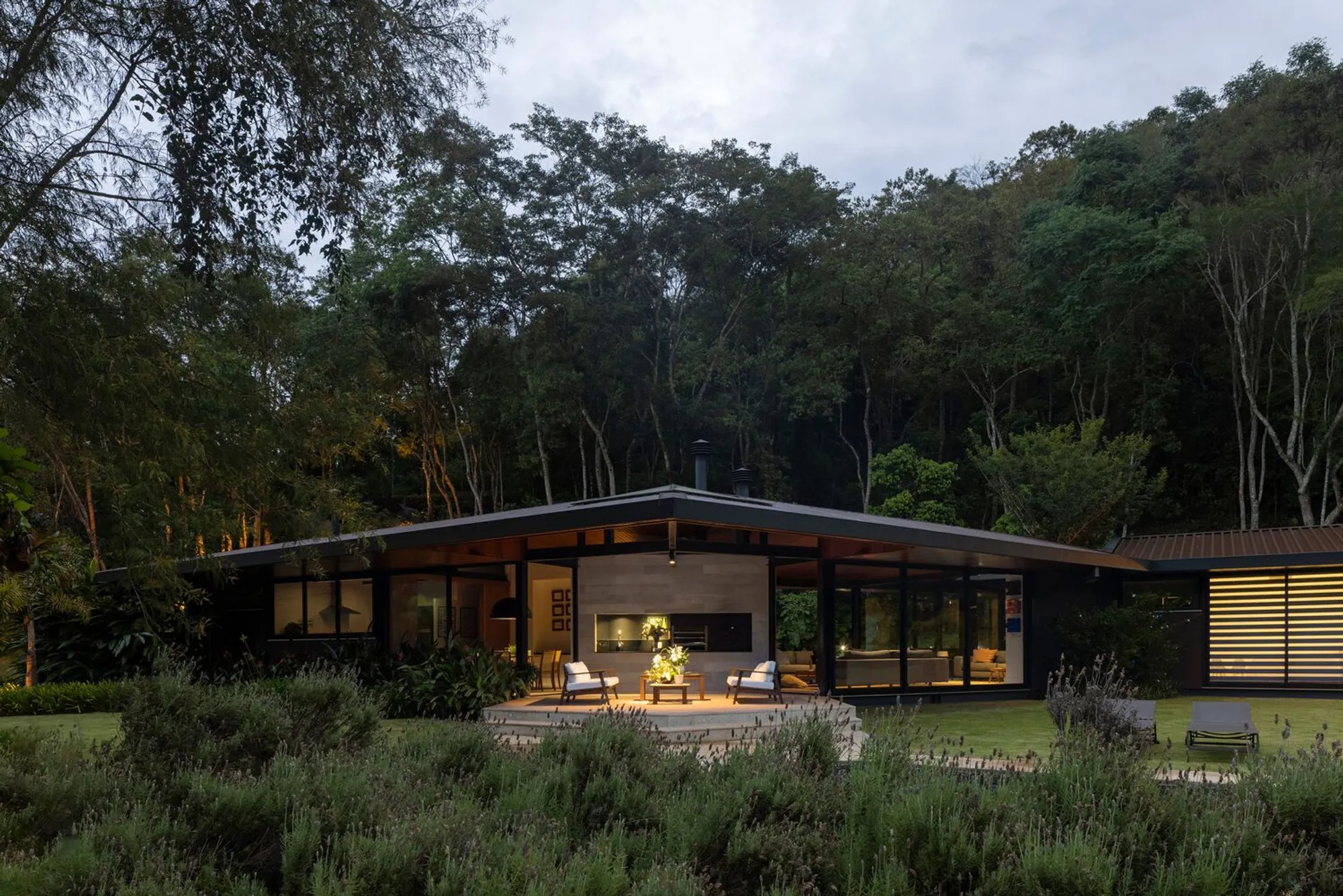 Zigzag House by Architectare: A Perfect Blend of Simplicity, Functionality, and Modern Design