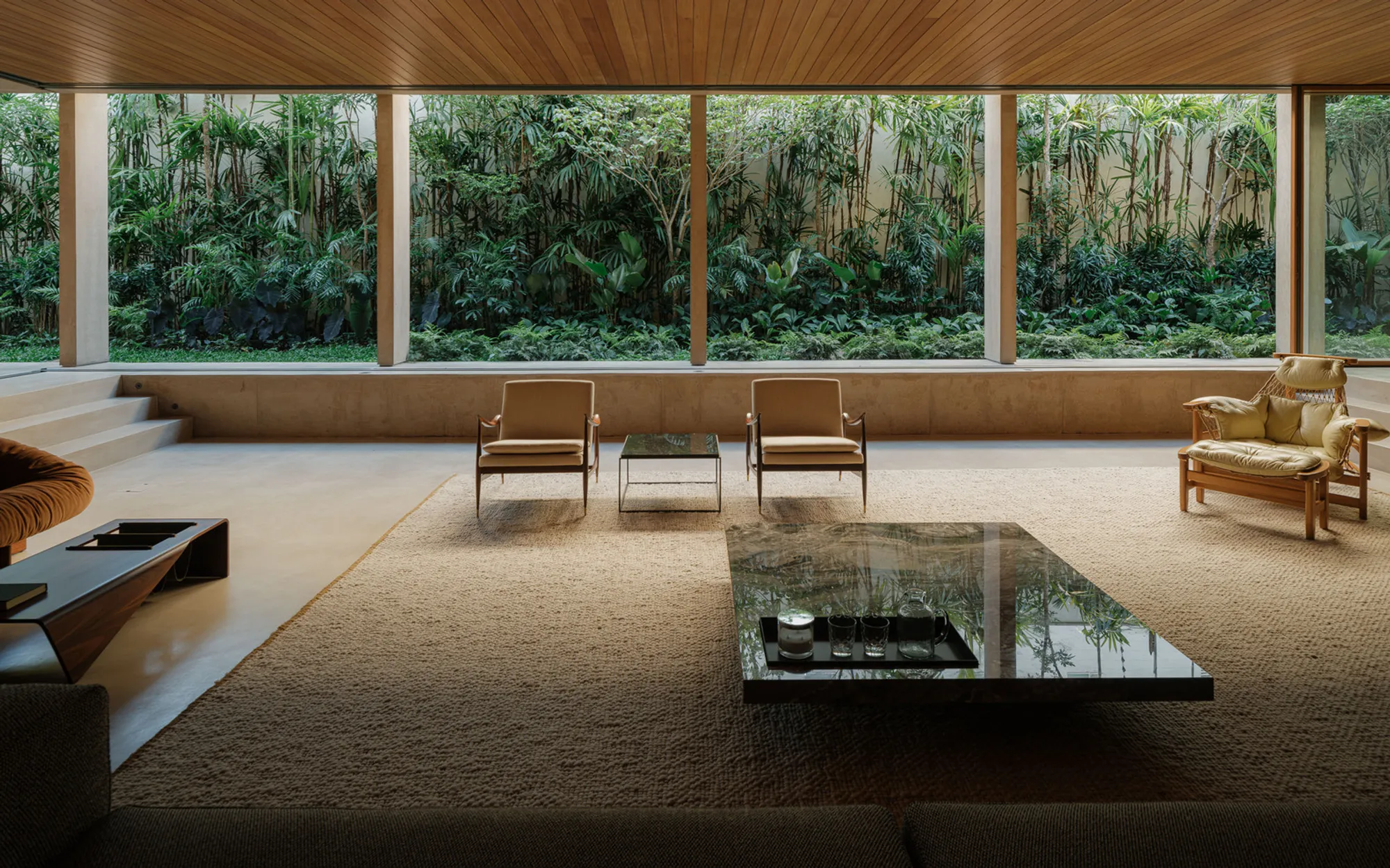 House in Polônia Street: A Modern Concrete House Design in Brazil