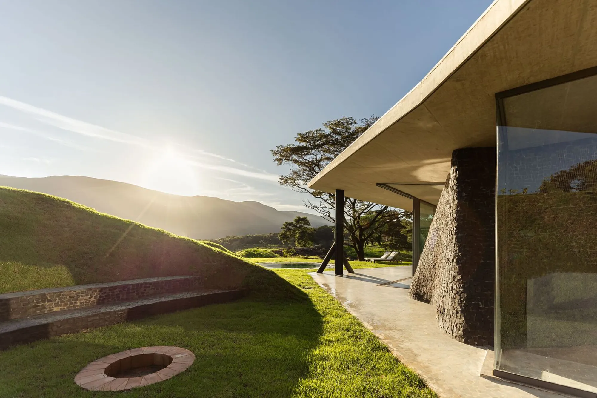 Seriema House: A Masterpiece of Modern Mountain Retreat Architecture