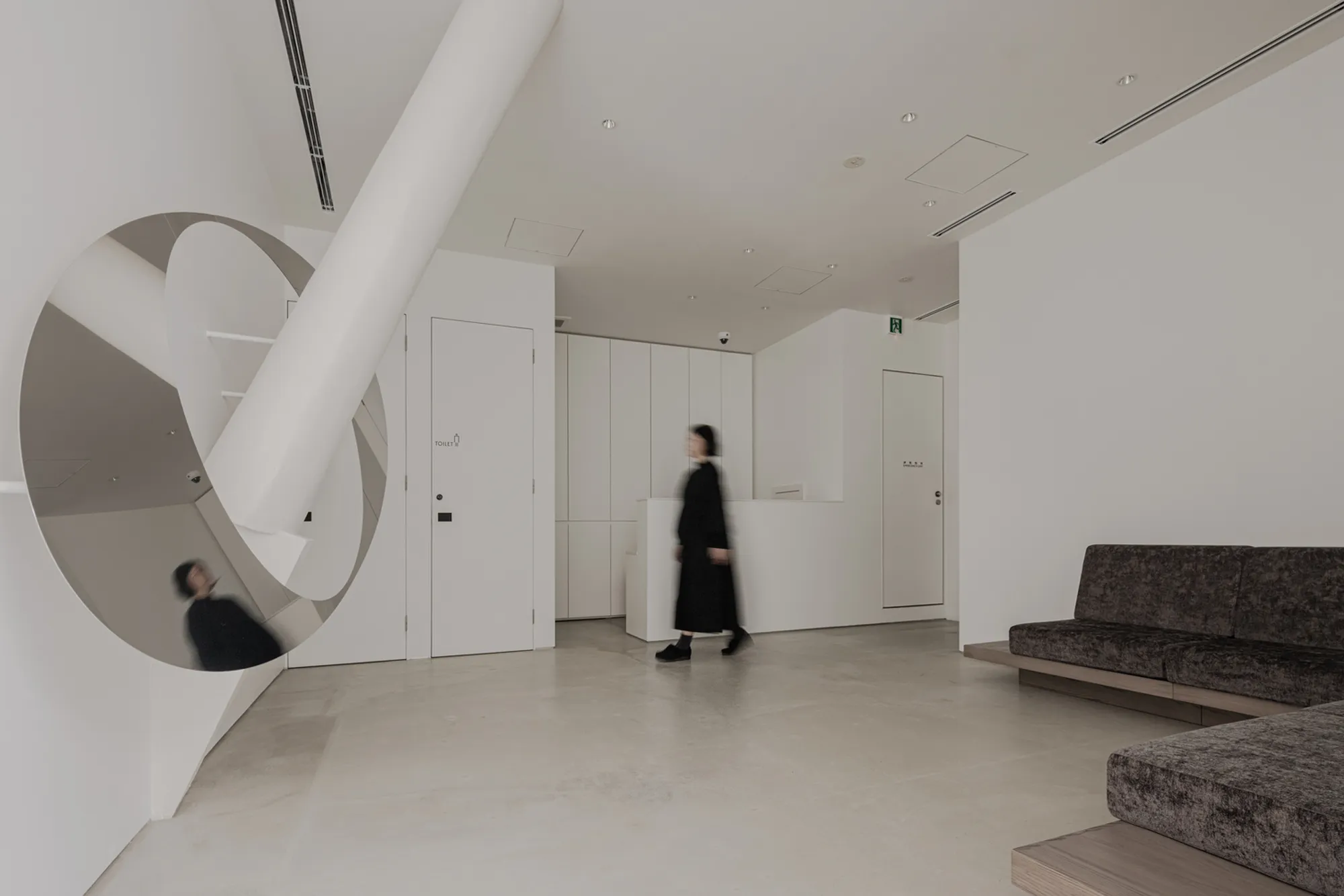Compact Urban Hotel Design: Hotel Rakuragu by Kooo Architects