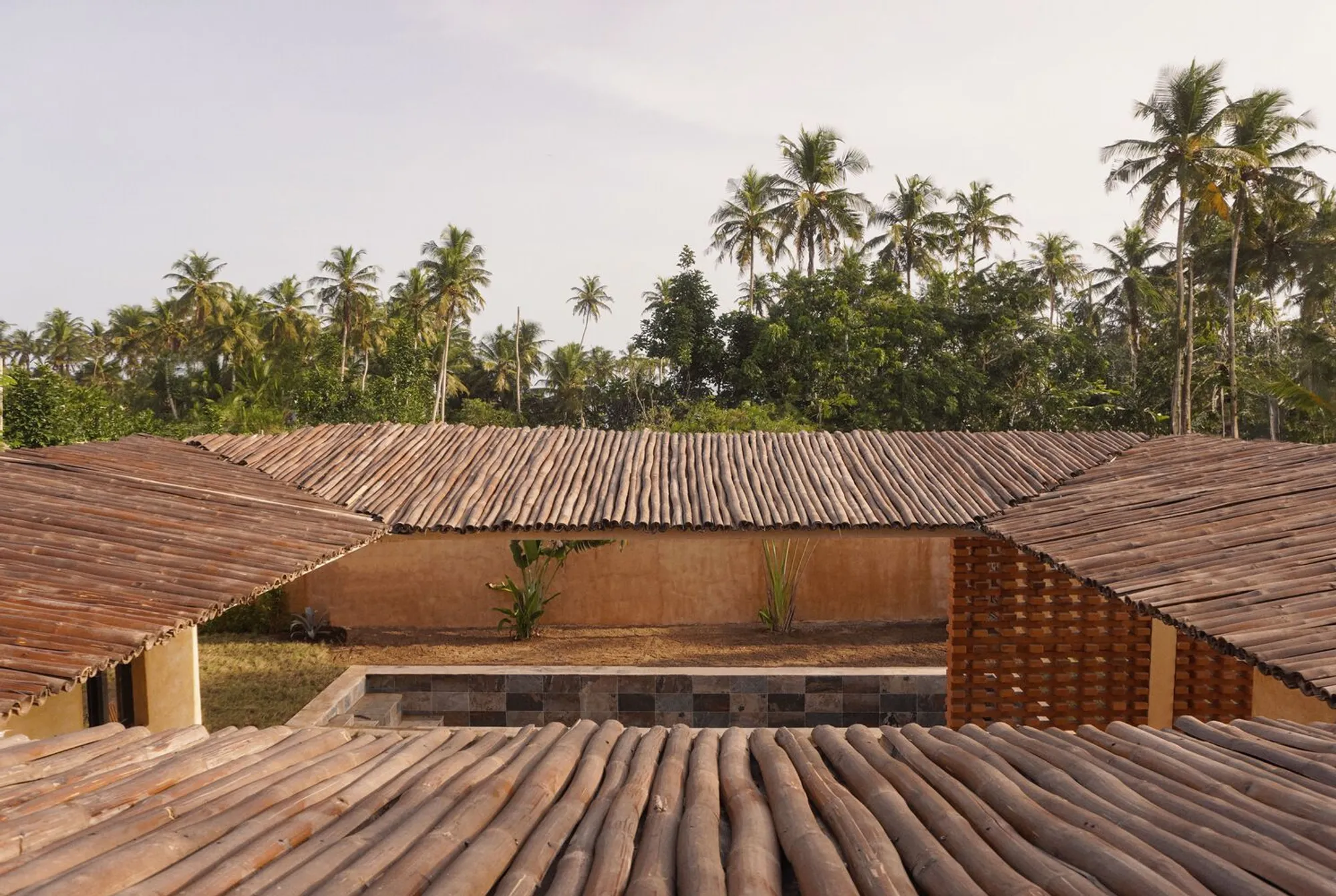 Villa Mondoukou by Aznar + Tailly: A Harmonious Blend of Nature and Architecture