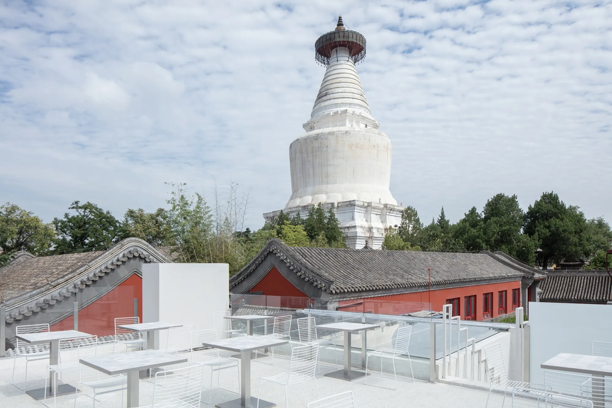 JM Café: A Harmonious Blend of Modern Café Architecture and Historic Beijing