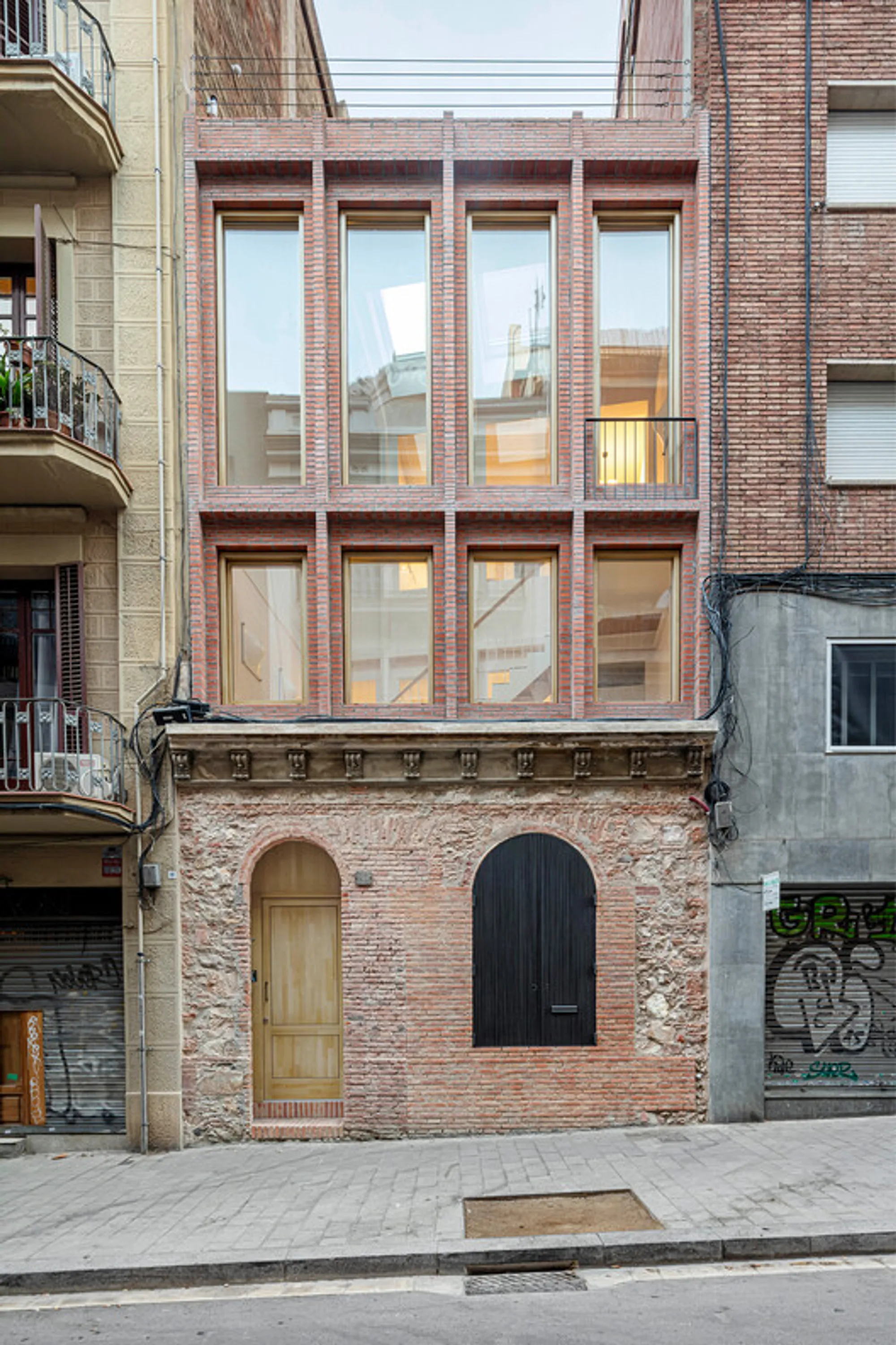 House 1616 by H Arquitectes – Modern Urban Family Home in Barcelona