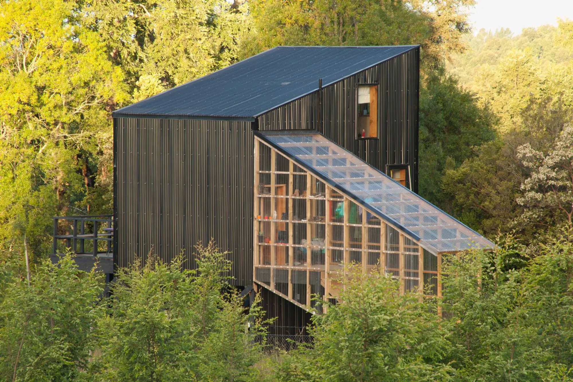 Lefun Refuge by Abarca Palma Arquitectos – Sustainable Forest Retreat in Chile