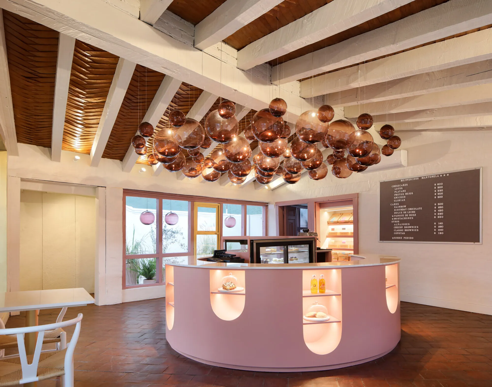 MANTONELA Showroom by Daniela Bucio Sistos & Taller de Arquitectura y Diseño