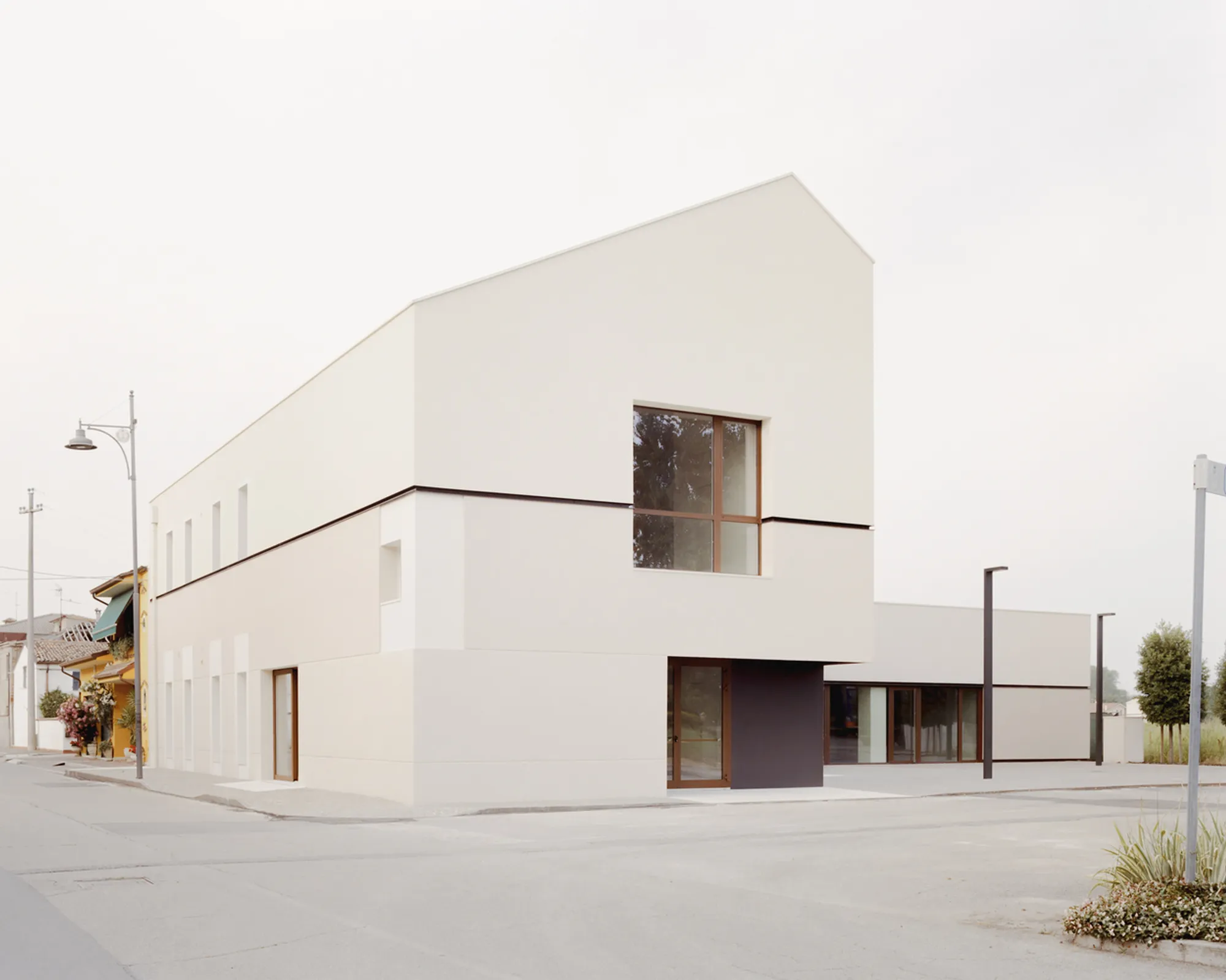 Contemporary Civic Center Architecture in Carpi by Archiplanstudio