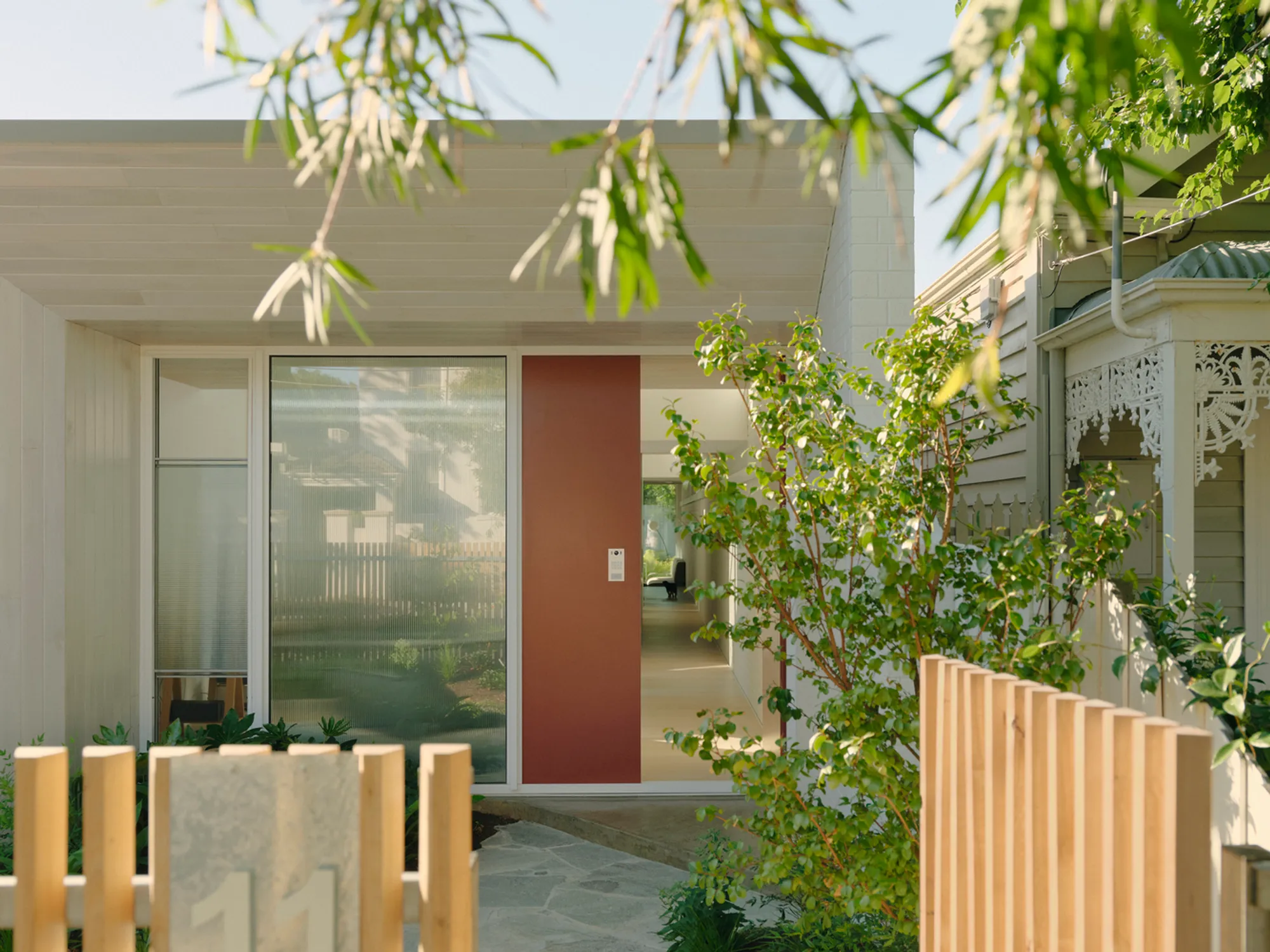 Light Scoop House by Molecule Studio – A Luminous Courtyard Home in Brighton, Australia