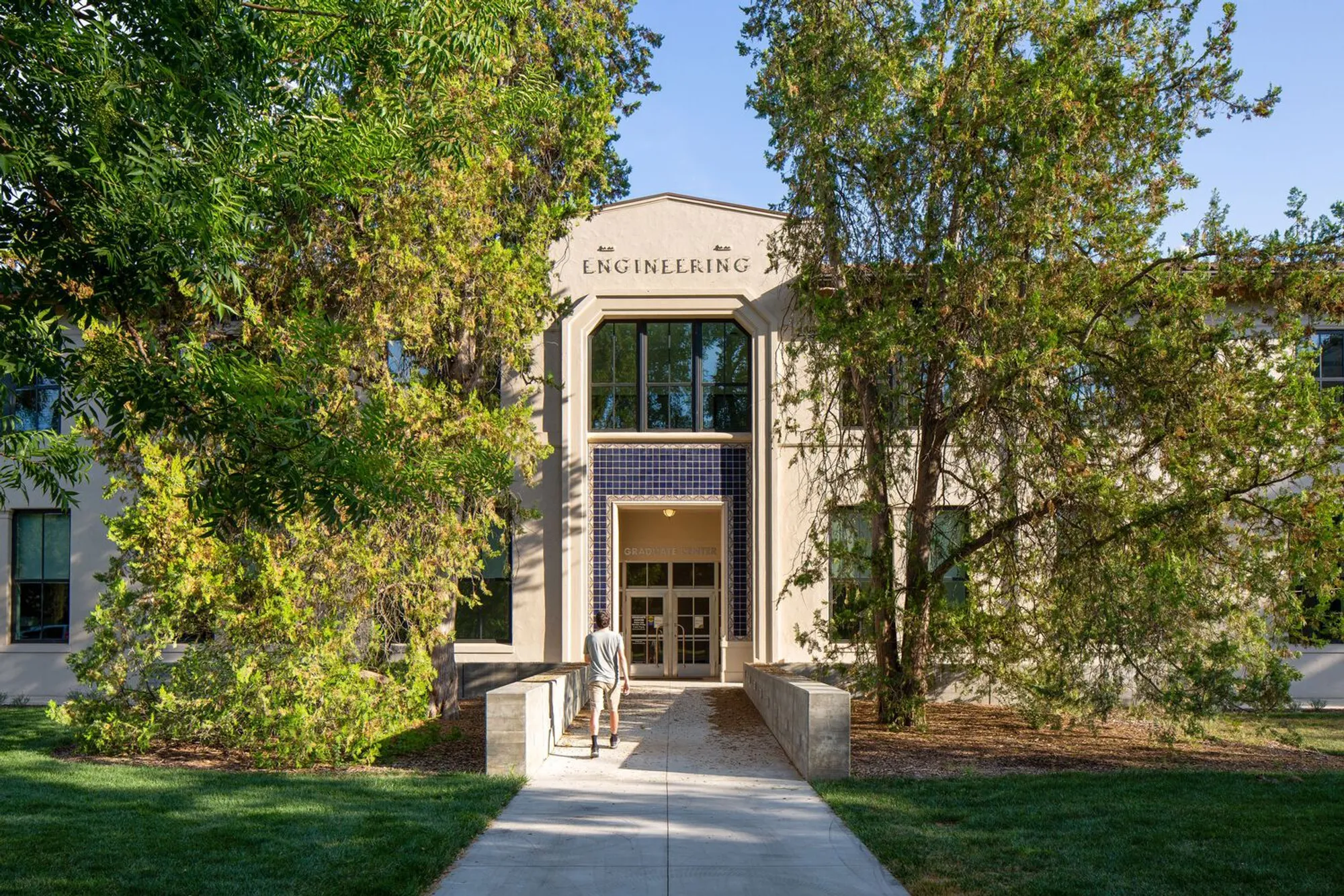 Walker Hall Graduate Student Center – LMS Architects