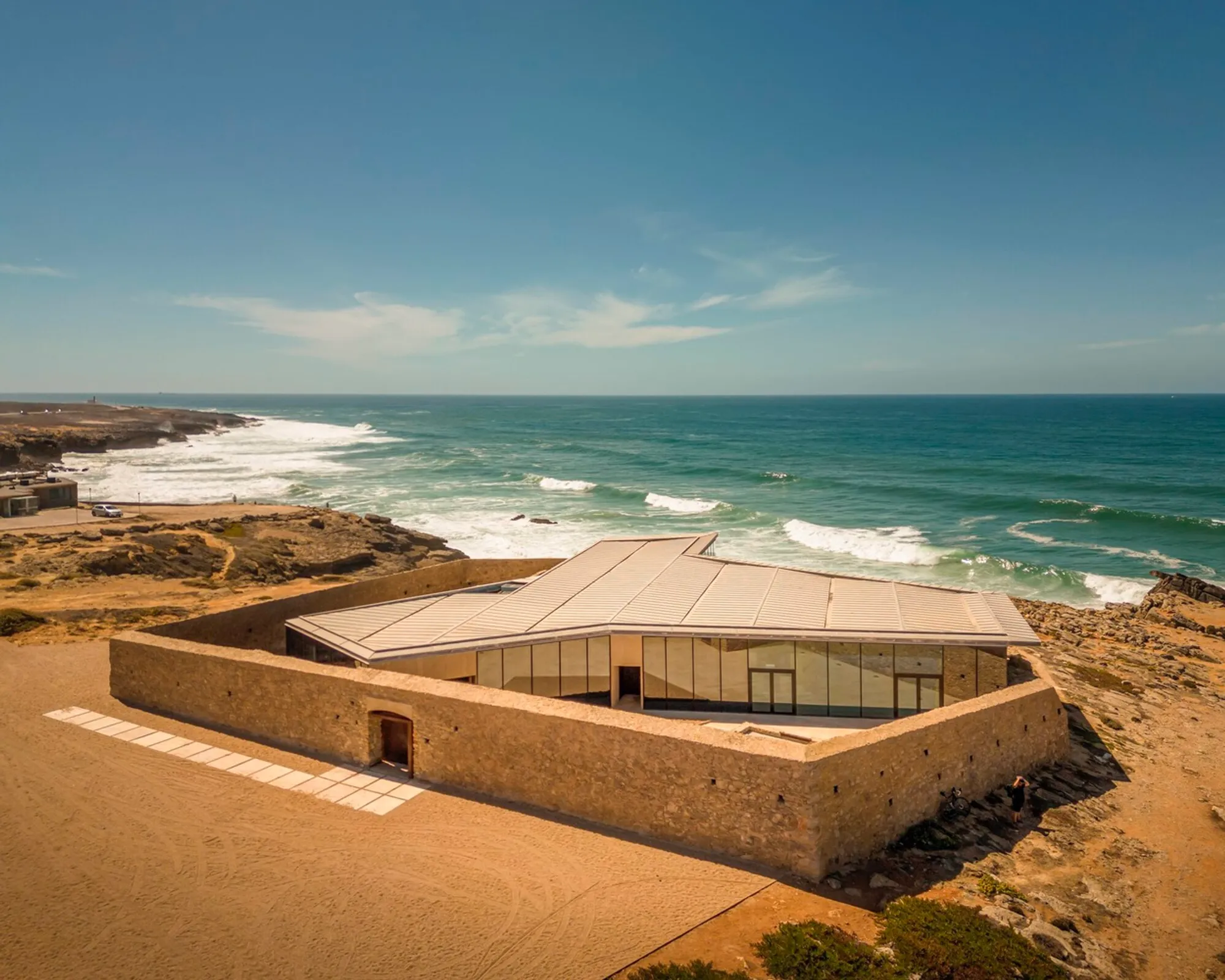 Crismina Fort Refurbishment by barbiniarquitectos
