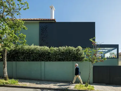 PI House by ArquitectosRT – Modern Urban Residence in Porto, Portugal