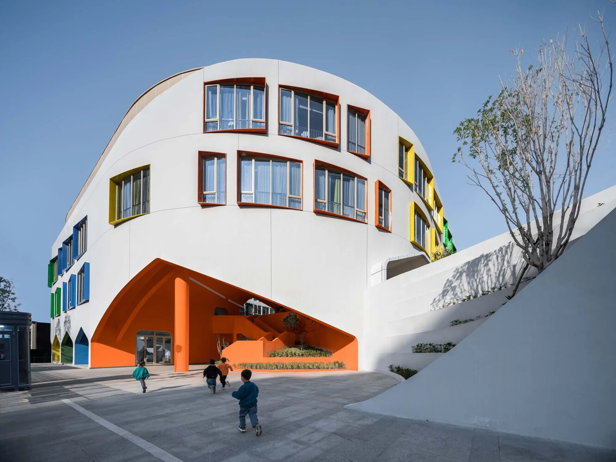 Quzhou Kecheng Jiaogong Kindergarten by LYCS Architecture – A Playful Learning Space in Quzhou, China