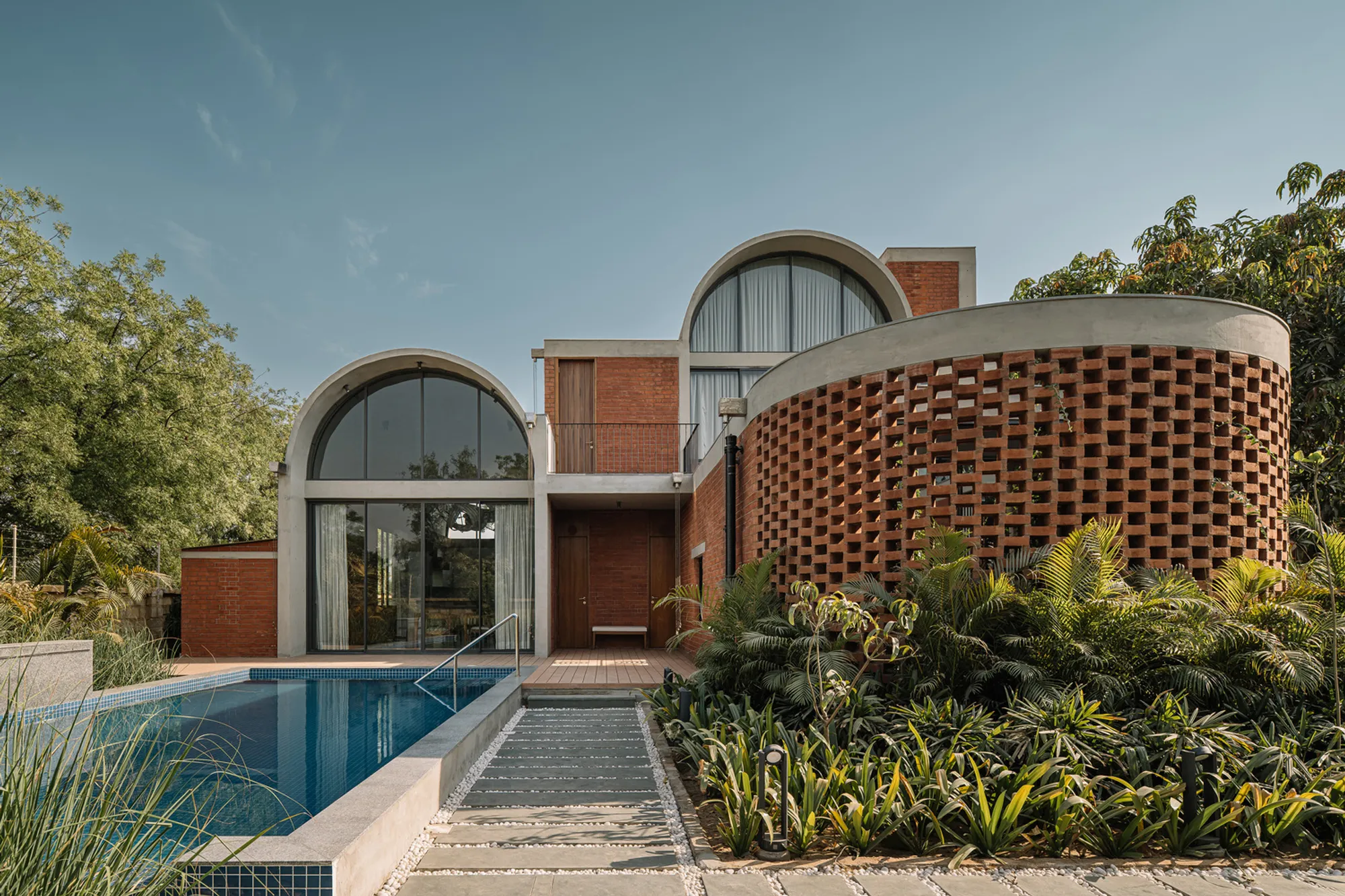 Teen Vaults House: A Contemporary Family Home in Ahmedabad