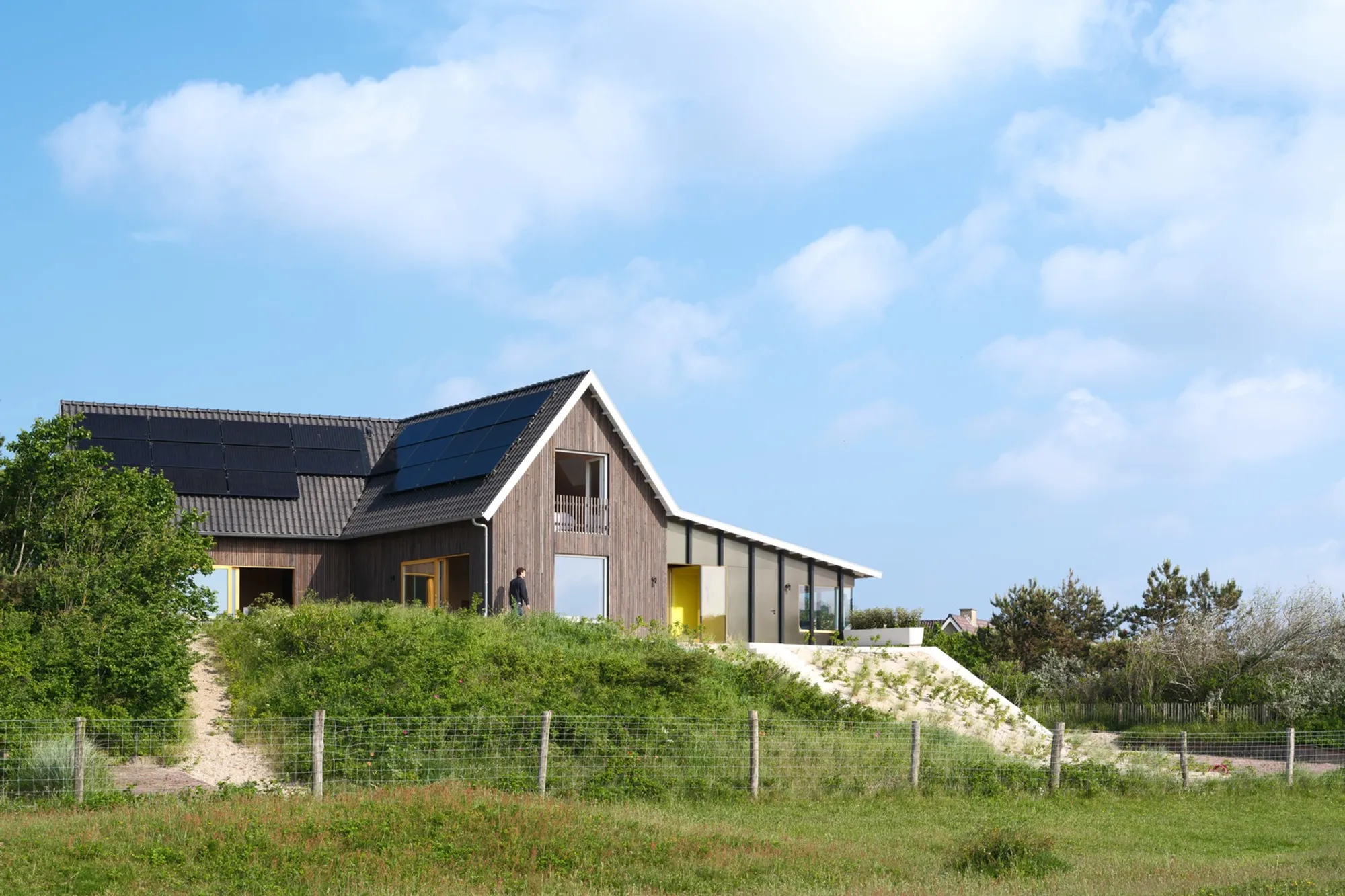 Villa BaZ by SeARCH: A Sustainable Reinvention of Coastal Modernism in Bergen aan Zee