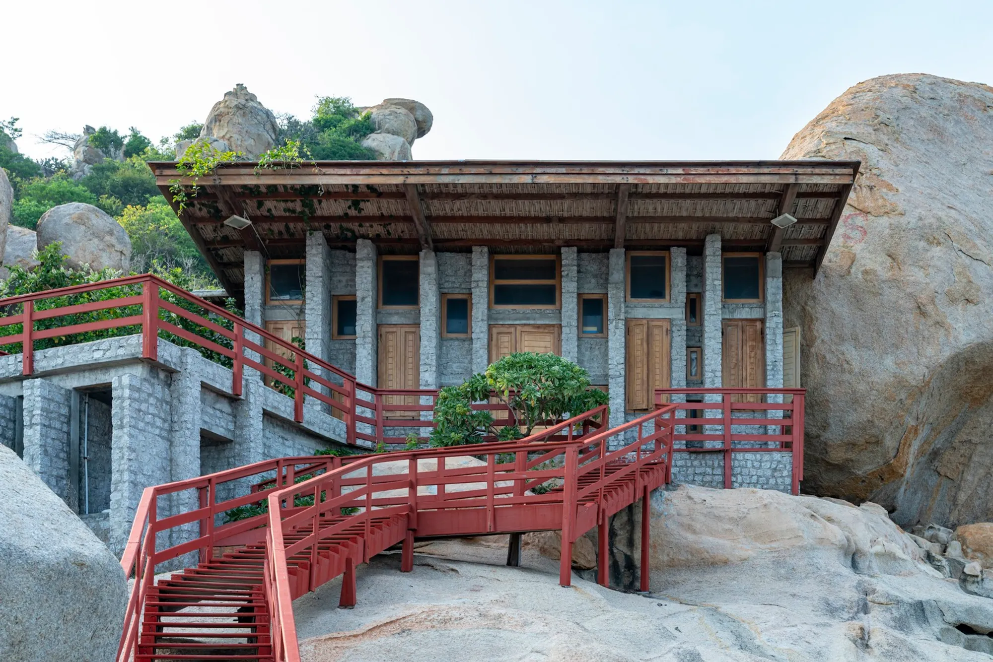 Hero House Núi Chúa by Nhavui XS Studio: A Sanctuary for Conservation and Community in Vietnam