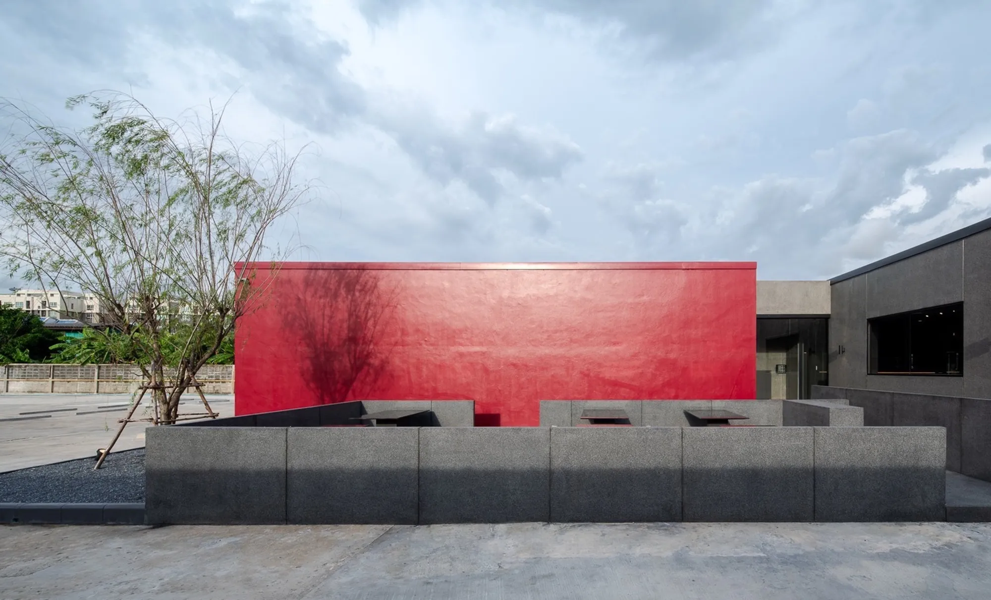 Akamori Restaurant by TOUCH Architect – A Minimalist Japanese Yakiniku Experience in Bangkok