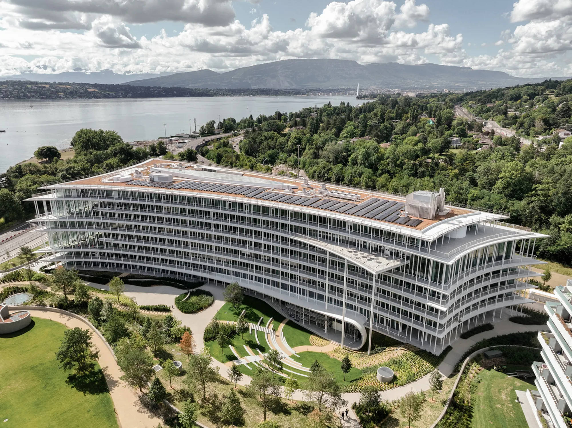 Lombard Odier New Headquarters by Herzog & de Meuron: A Sustainable Landmark on Lake Geneva