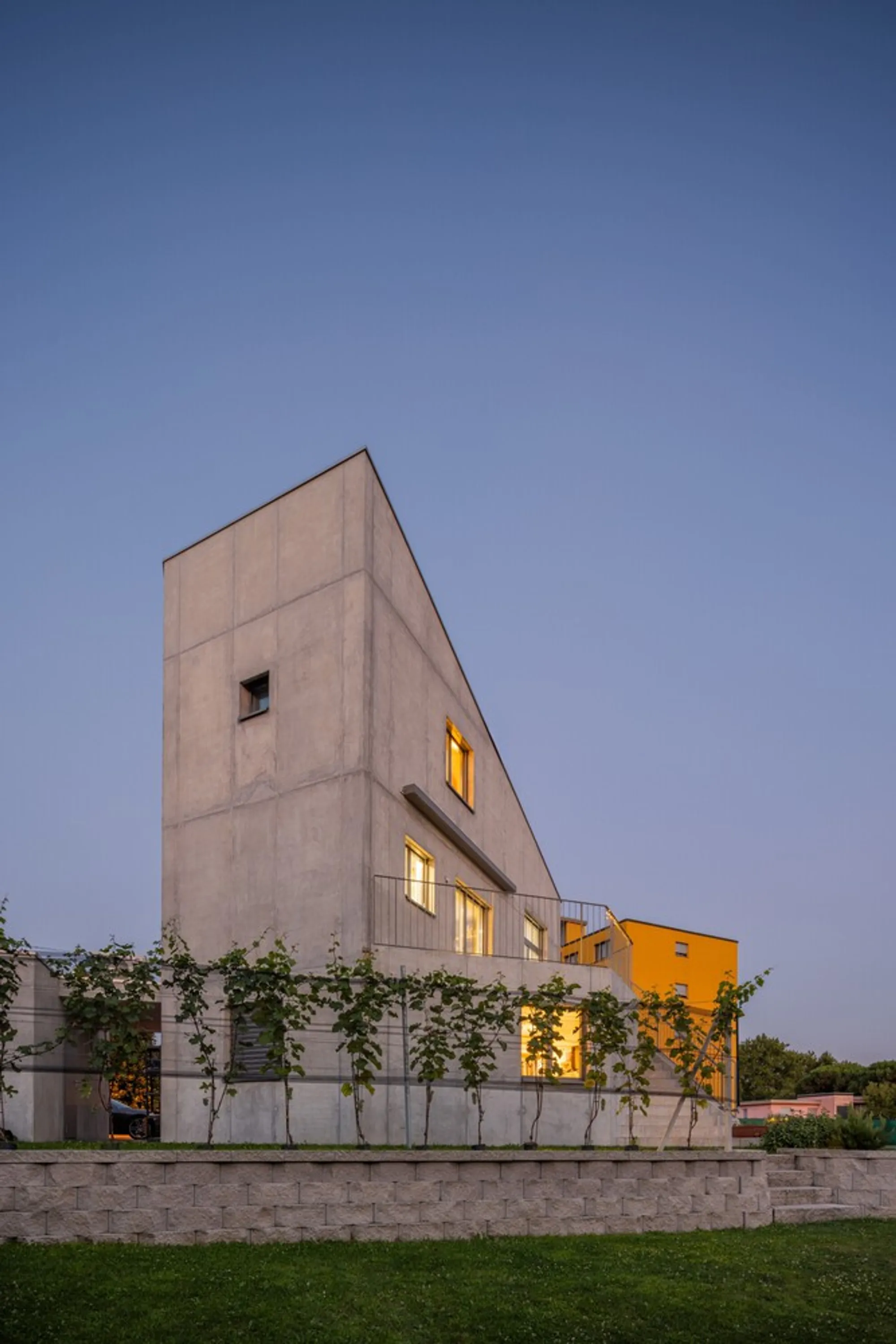 Swisshouse XL by Davide Macullo Architects: A Contemporary Tribute to Coldrerio’s Architectural Heritage