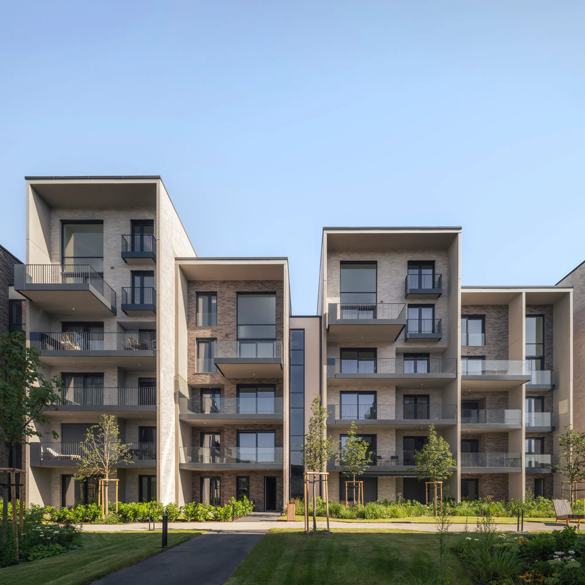 Lake 11 Home & Park: A Lakeside Residential Oasis in Budapest by Coldefy + DDS