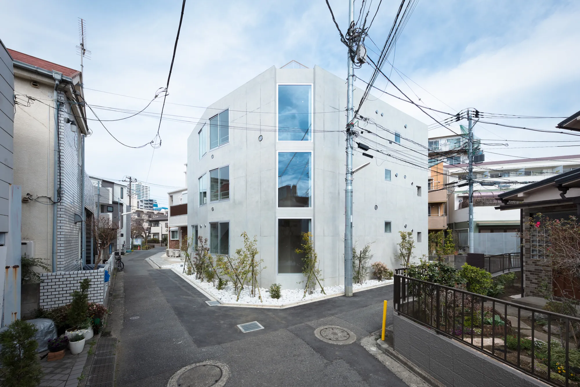 i-Ap Apartment by Soeda and Associates Architects