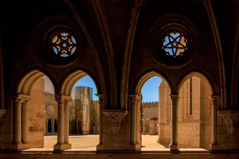 All photographs are works of Fernando Guerra | FG+SG