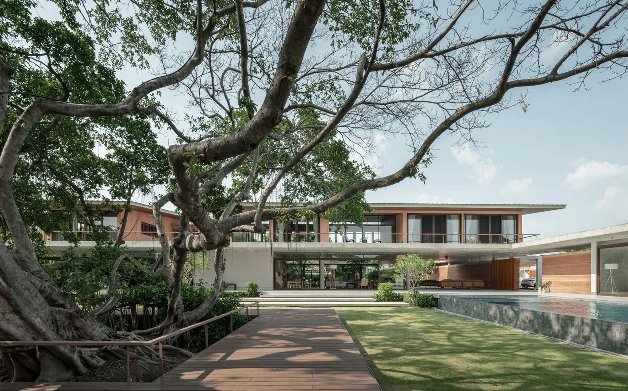 Banyan Tree House by Anonym Architects