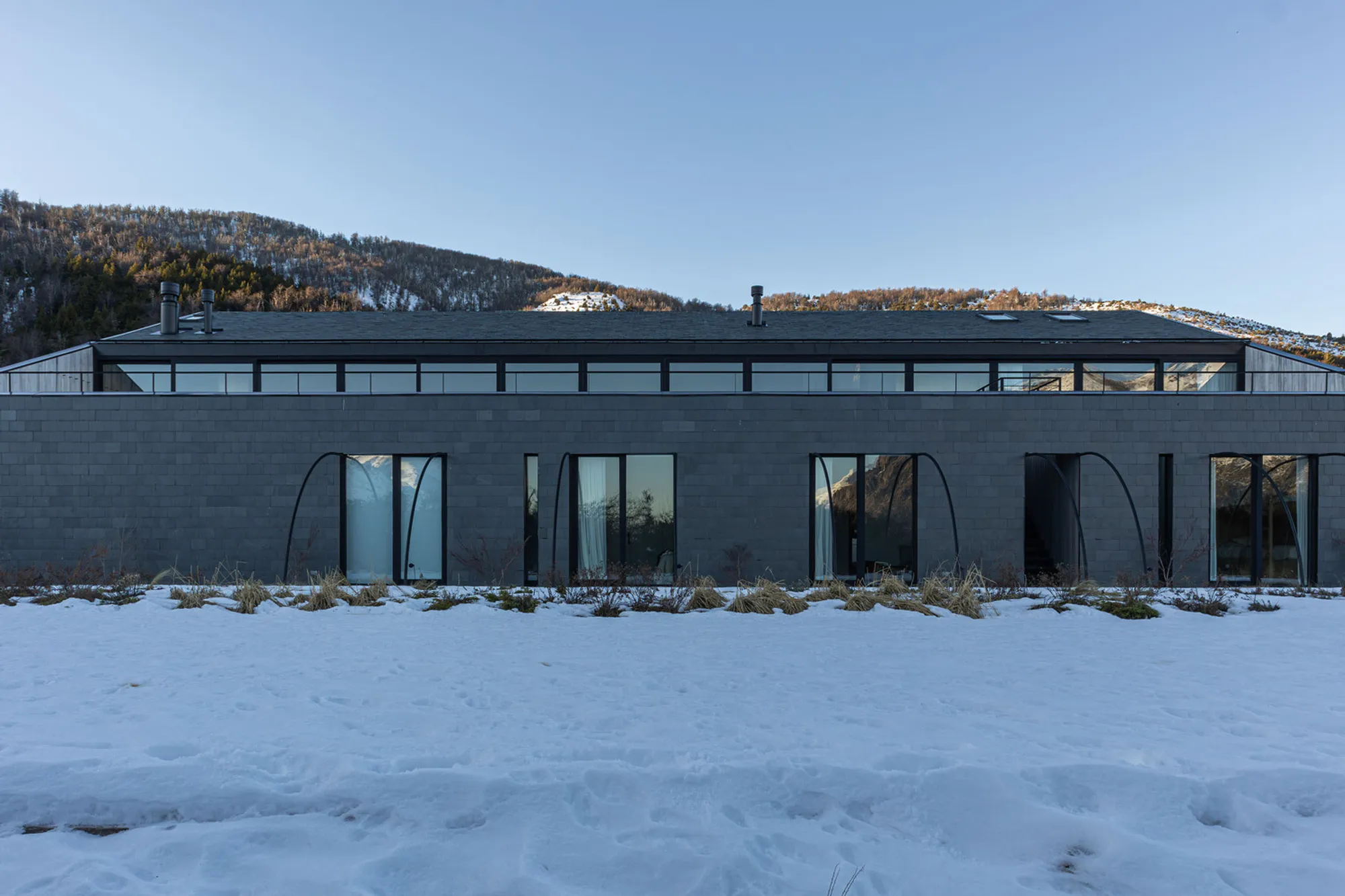 UAN House by Alric Galindez Arquitectos